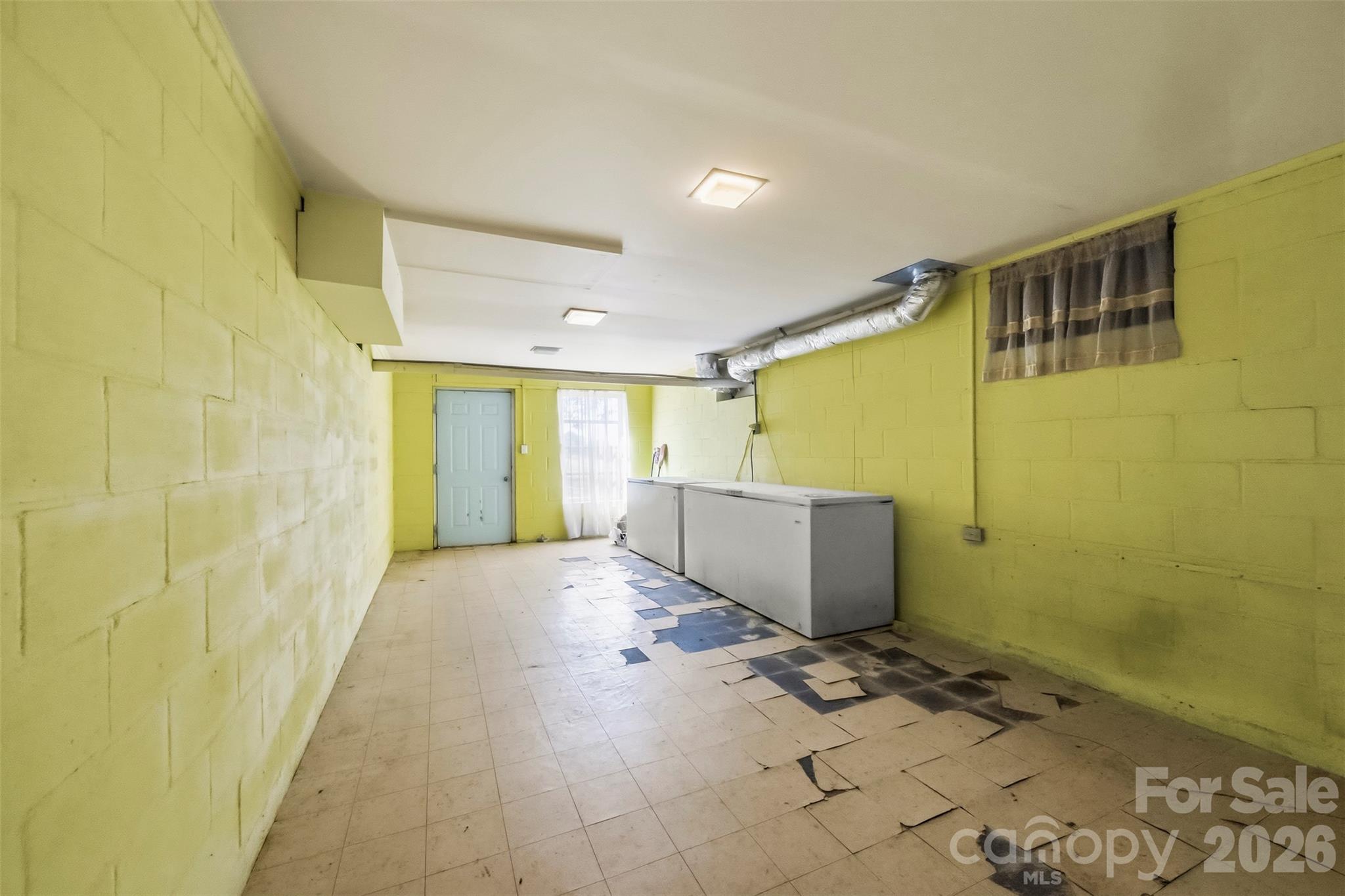 Another separate room in basement with walk out acess - 2925 Fallston Waco Road, Shelby