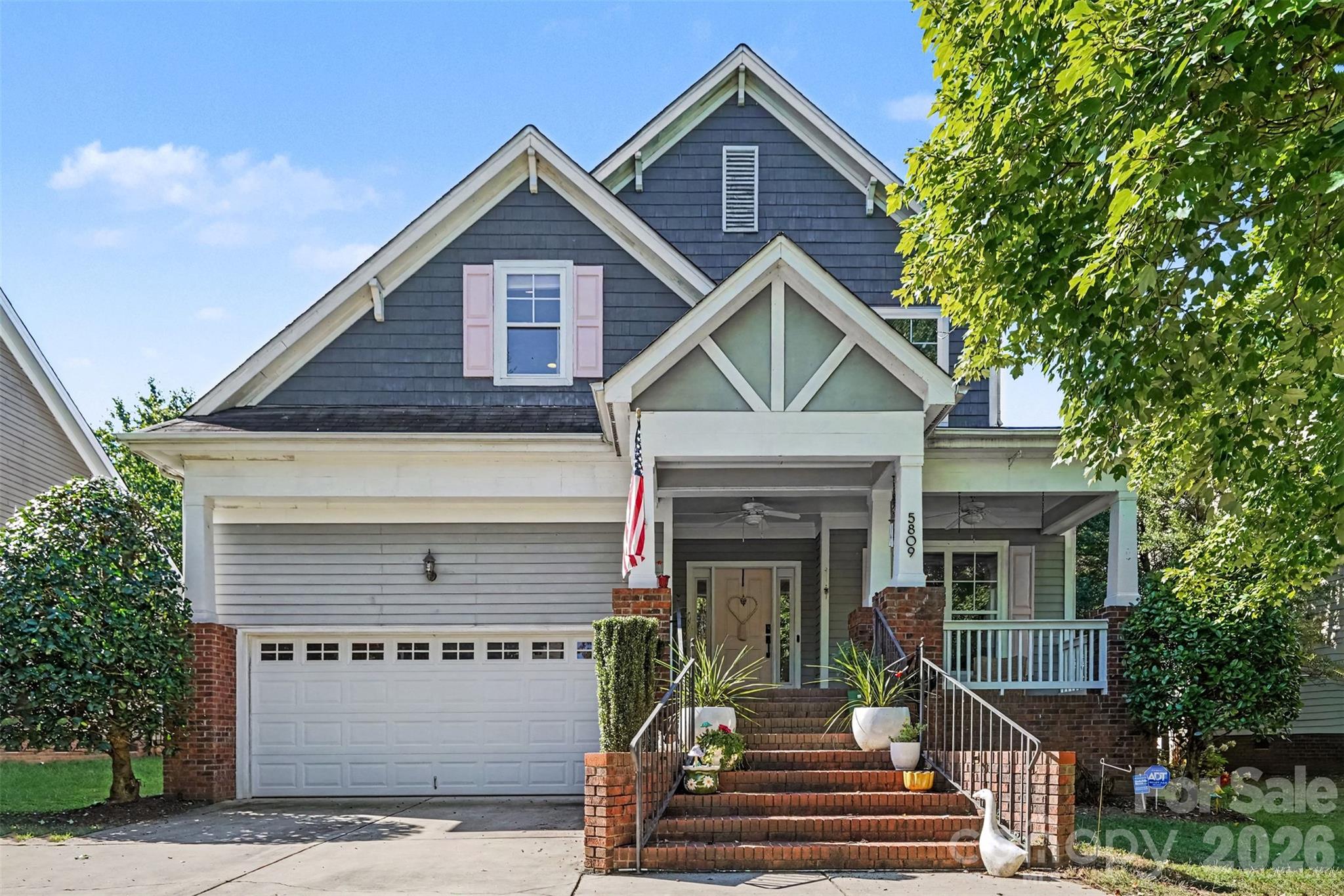 Single Family Residence at 5809 Mantario Drive, Charlotte, photo 4 of 26