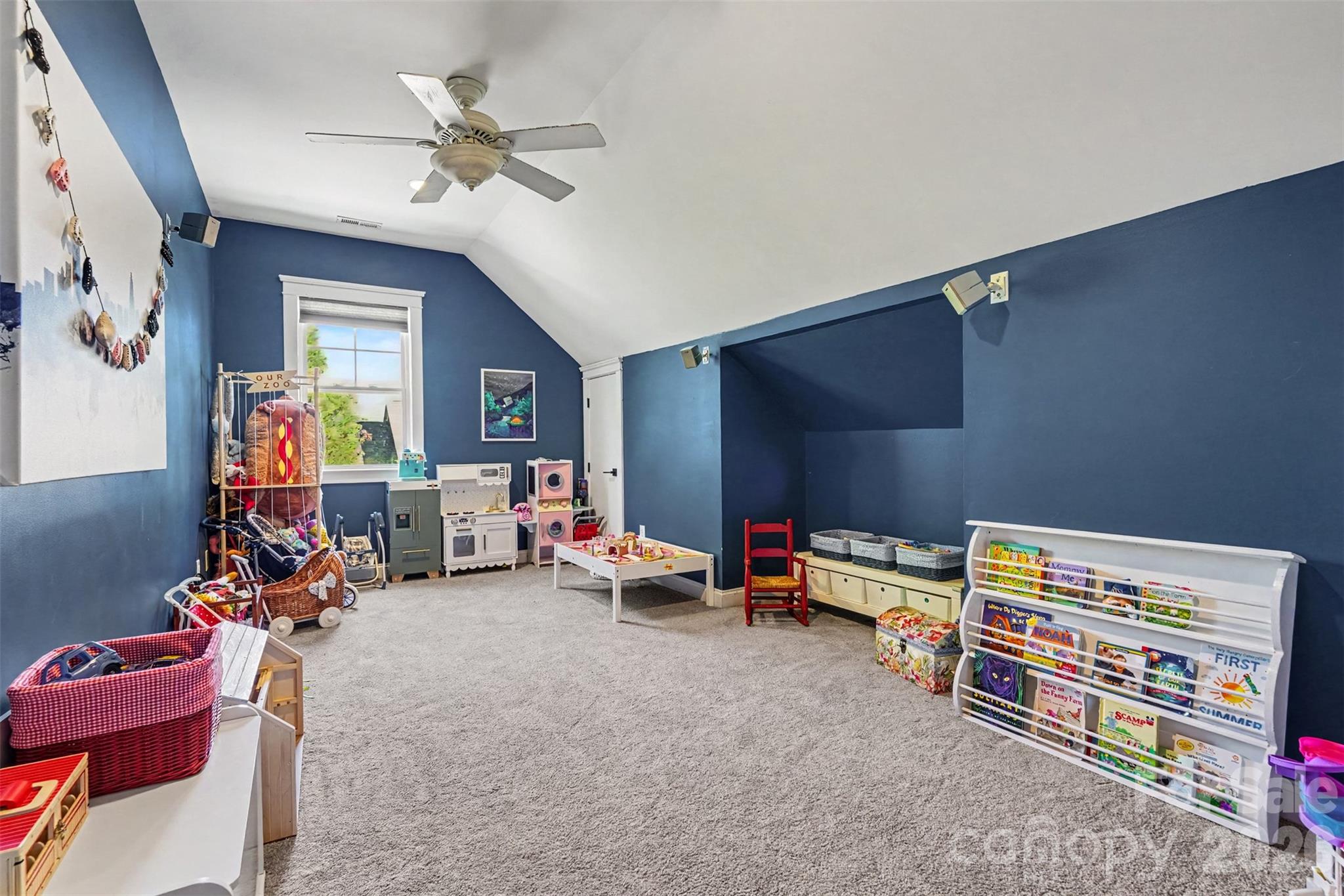 Single Family Residence at 5809 Mantario Drive, Charlotte, photo 17 of 26