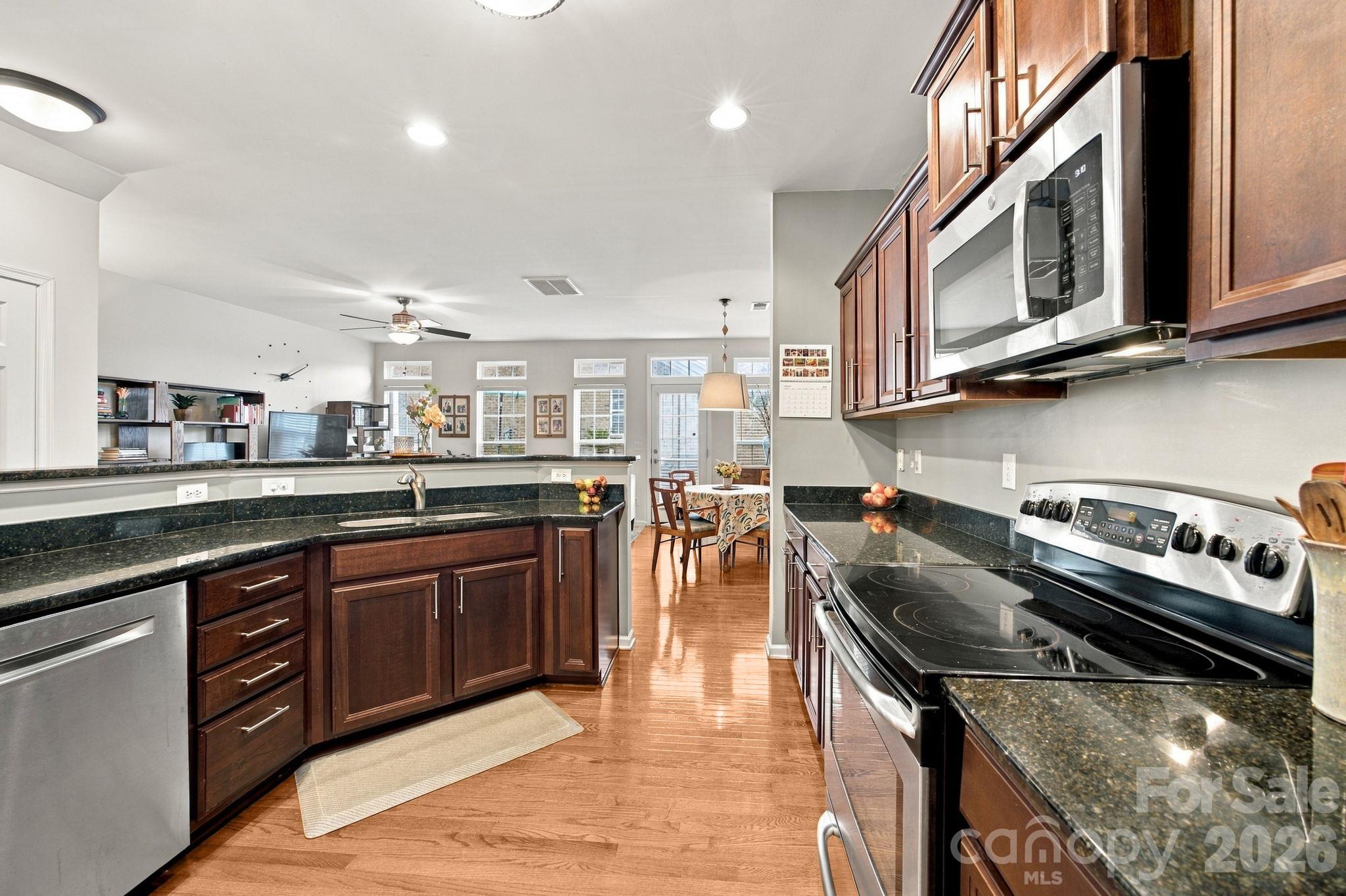 Townhouse at 409 Armour Street, Davidson, photo 12 of 31