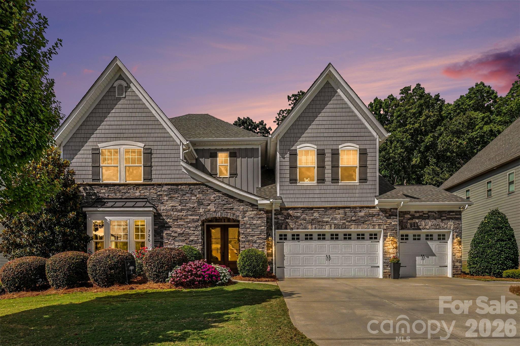 Single Family Residence at 726 Kathy Dianne Drive, Fort Mill, photo 2 of 48