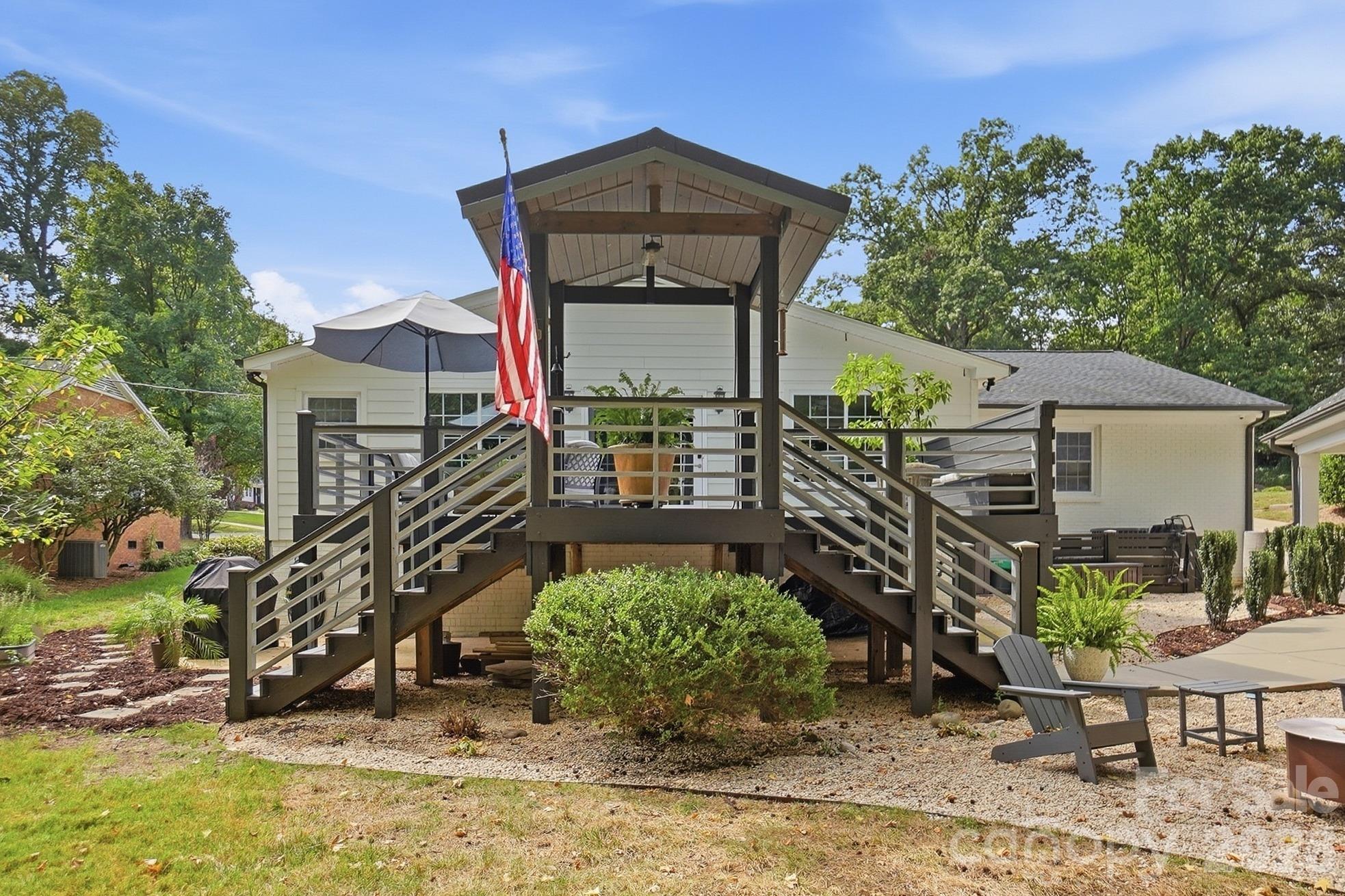 Single Family Residence at 4315 Emory Lane, Charlotte, photo 36 of 43