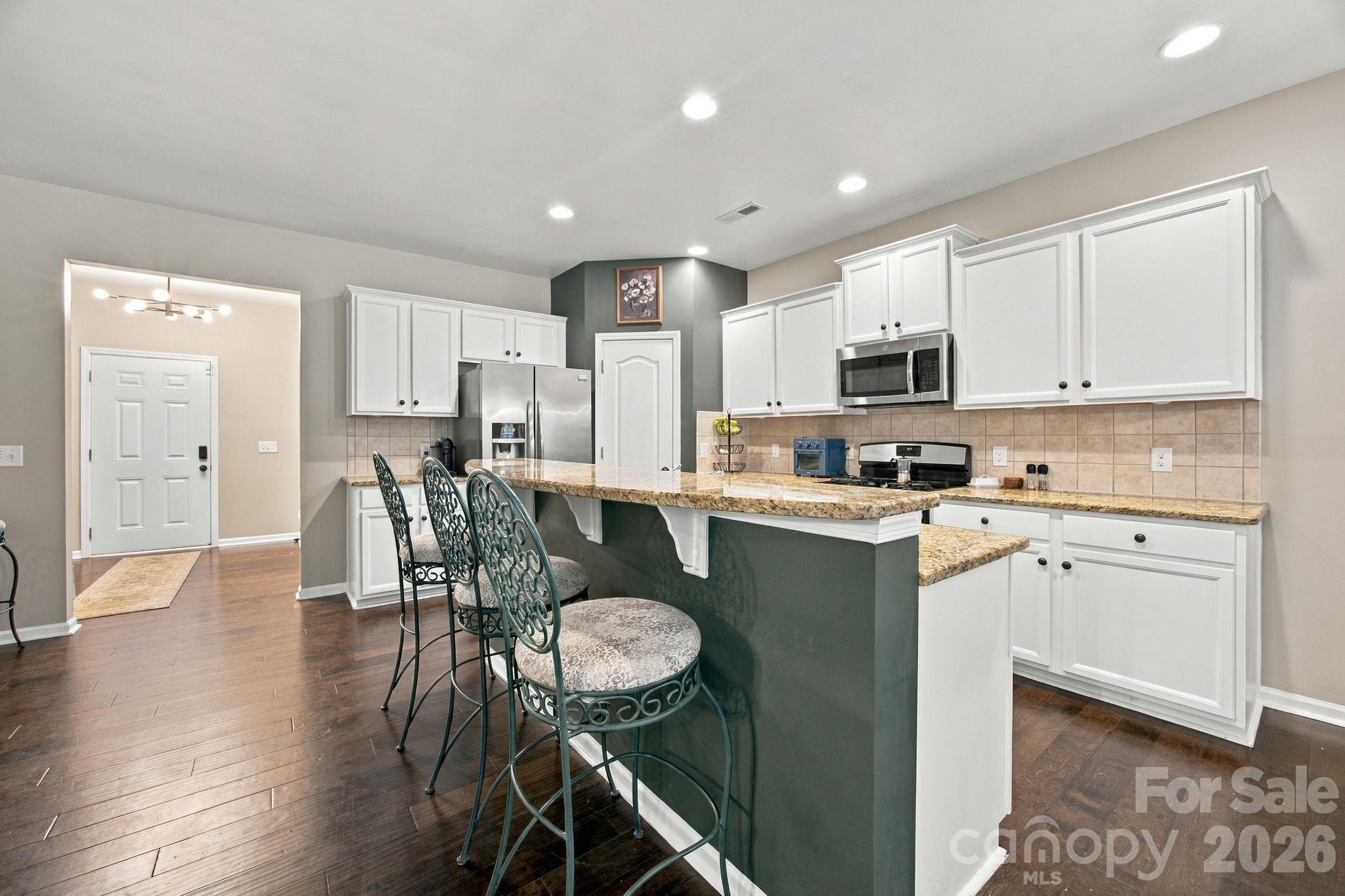 Single Family Residence at 8815 Balsam Bay Road, Charlotte, photo 8 of 30