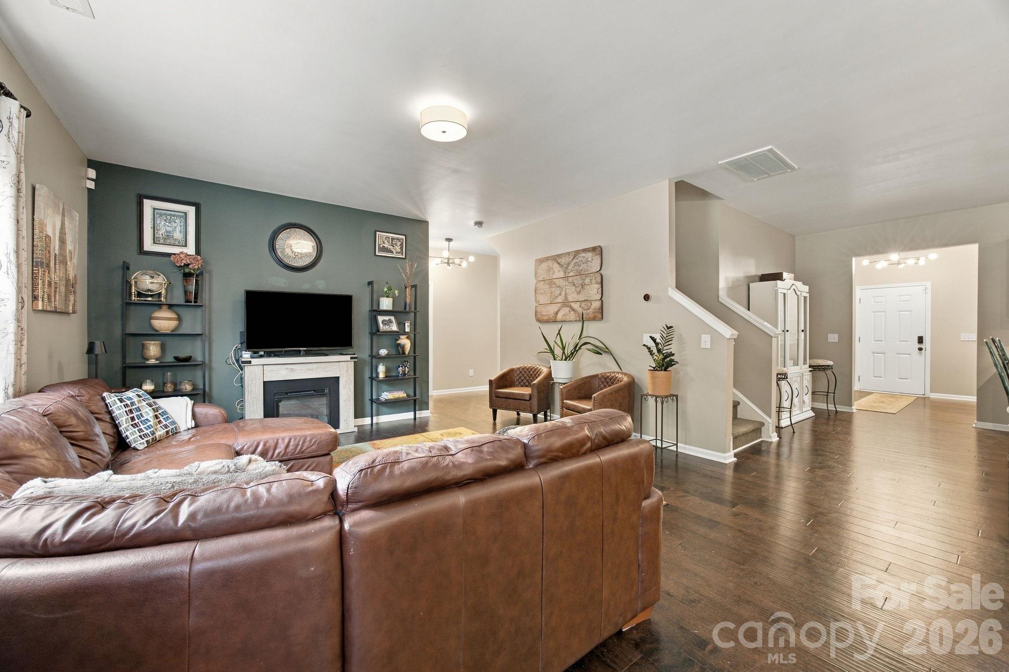 Single Family Residence at 8815 Balsam Bay Road, Charlotte, photo 11 of 30