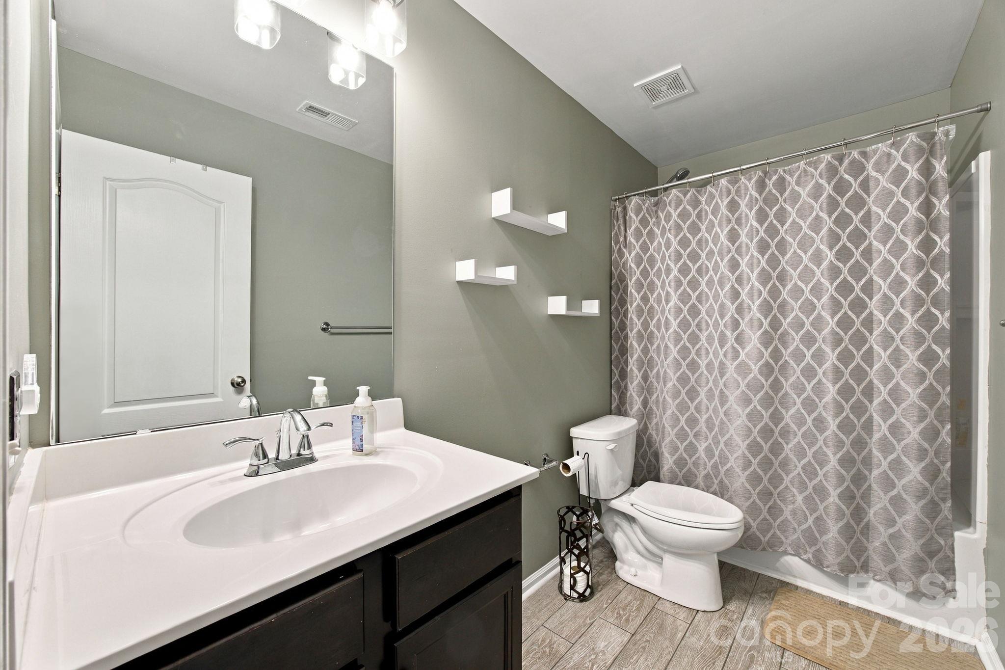 Single Family Residence at 8815 Balsam Bay Road, Charlotte, photo 21 of 30