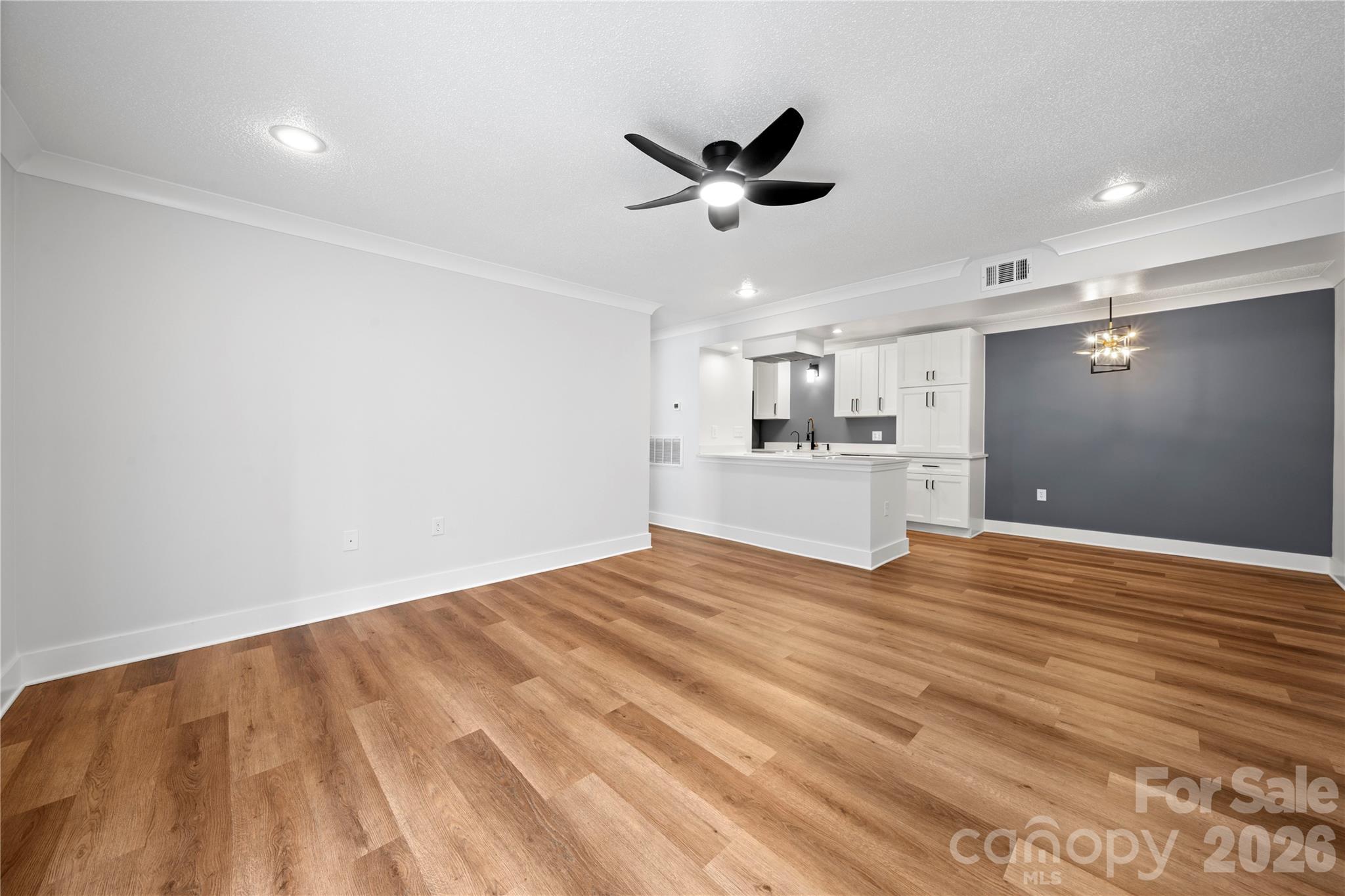 Condominium at 4906 Sardis Road, Charlotte, photo 10 of 34