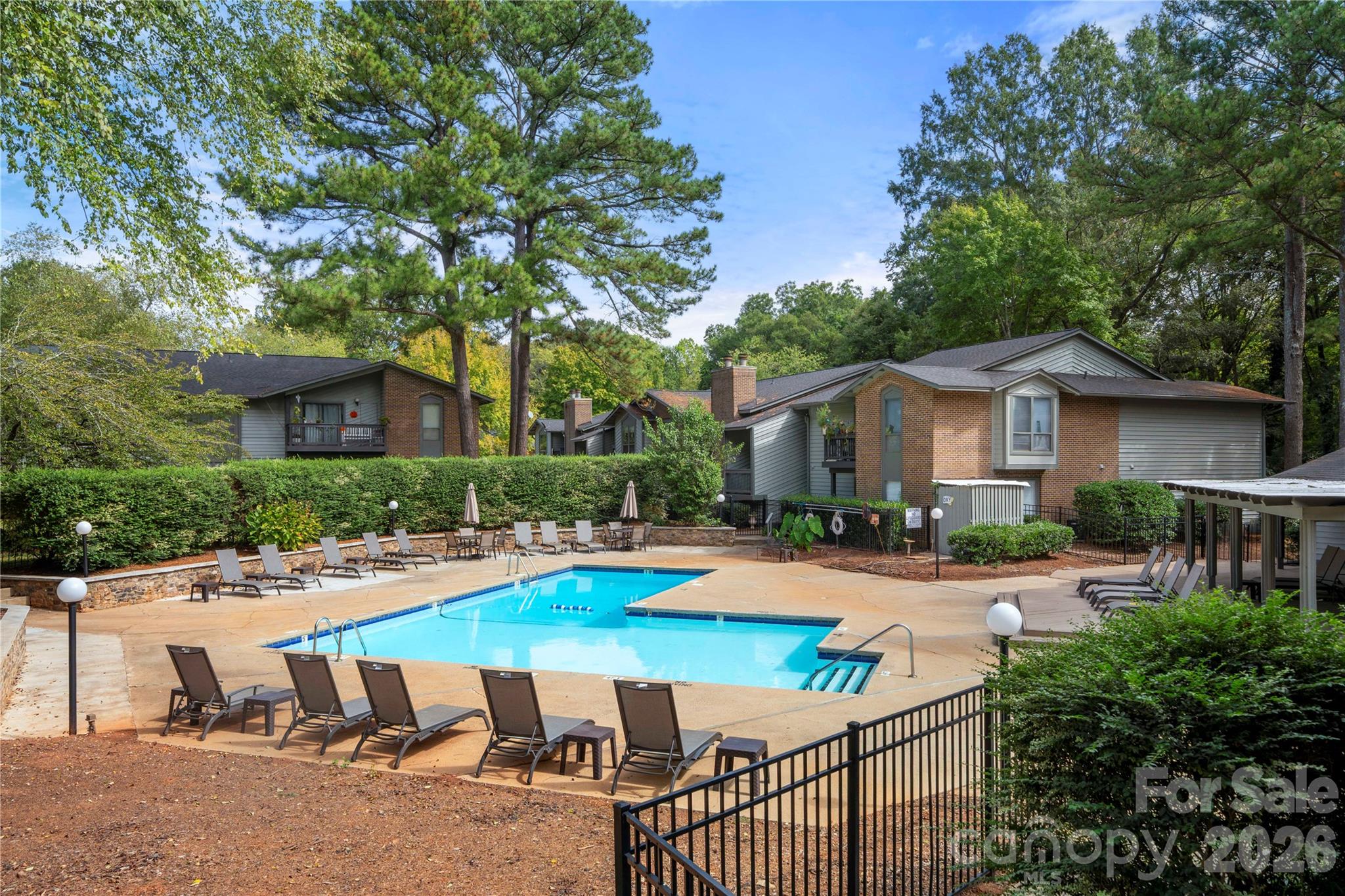 Condominium at 4906 Sardis Road, Charlotte, photo 32 of 34