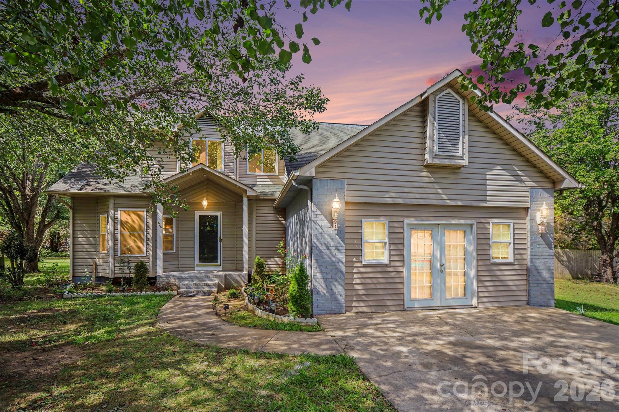 Single Family Residence at 325 Briarcliff Road, Grover, photo 2 of 27