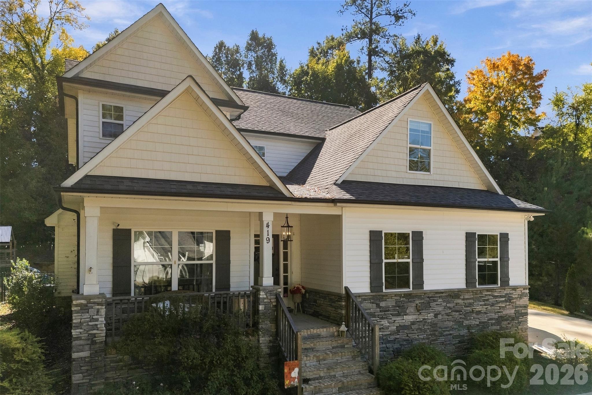 Single Family Residence at 419 Spruce Place SE, Concord, photo 2 of 41