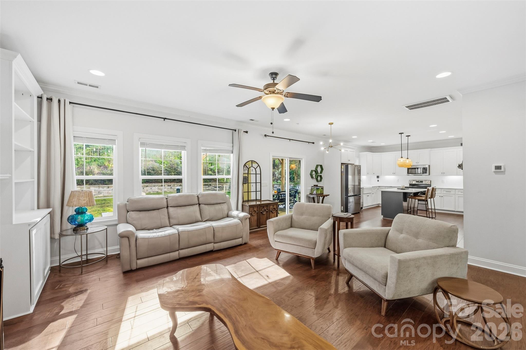 Single Family Residence at 419 Spruce Place SE, Concord, photo 14 of 41