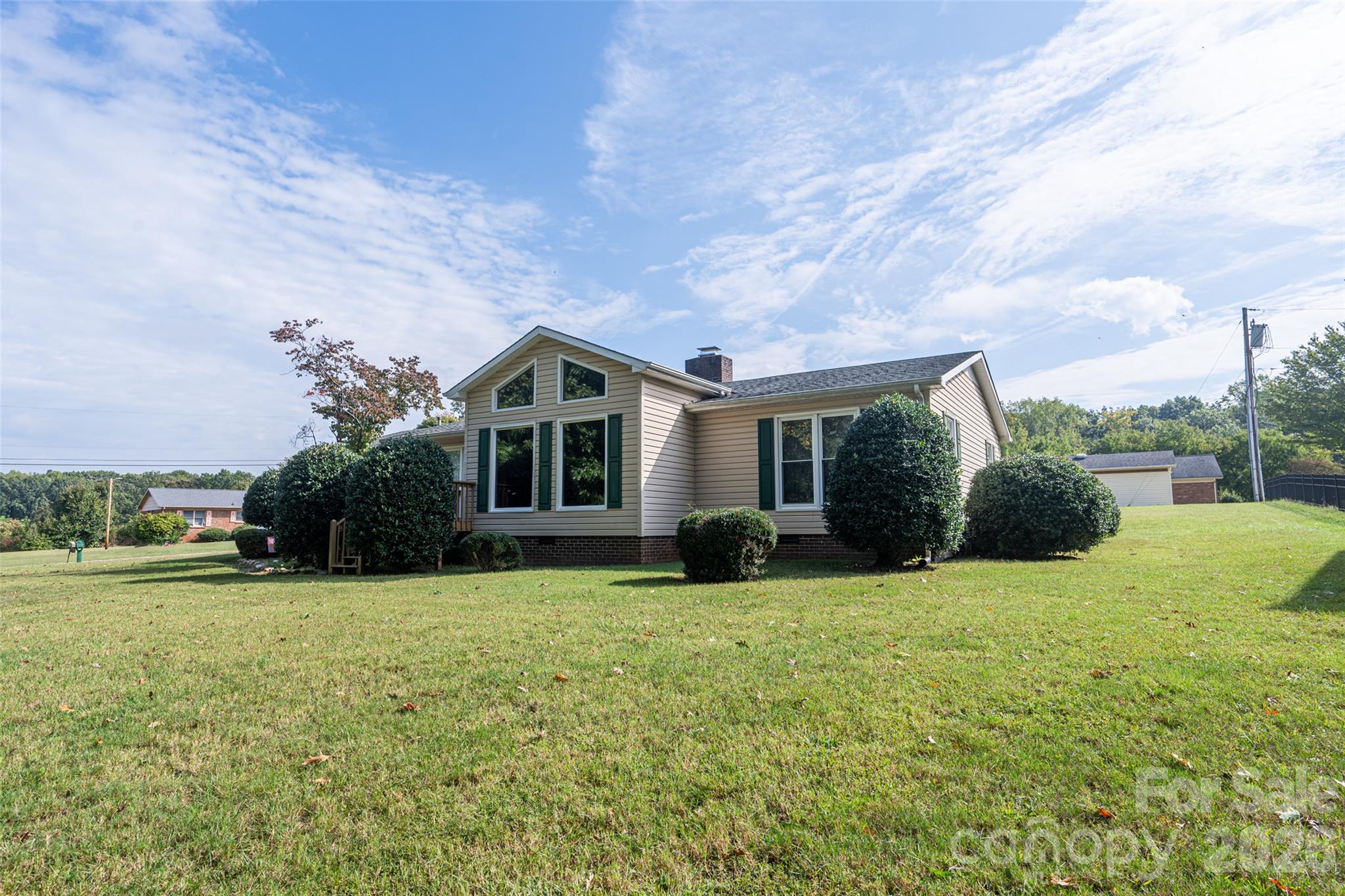 Front right side - 1440 Barbara Drive, Cherryville