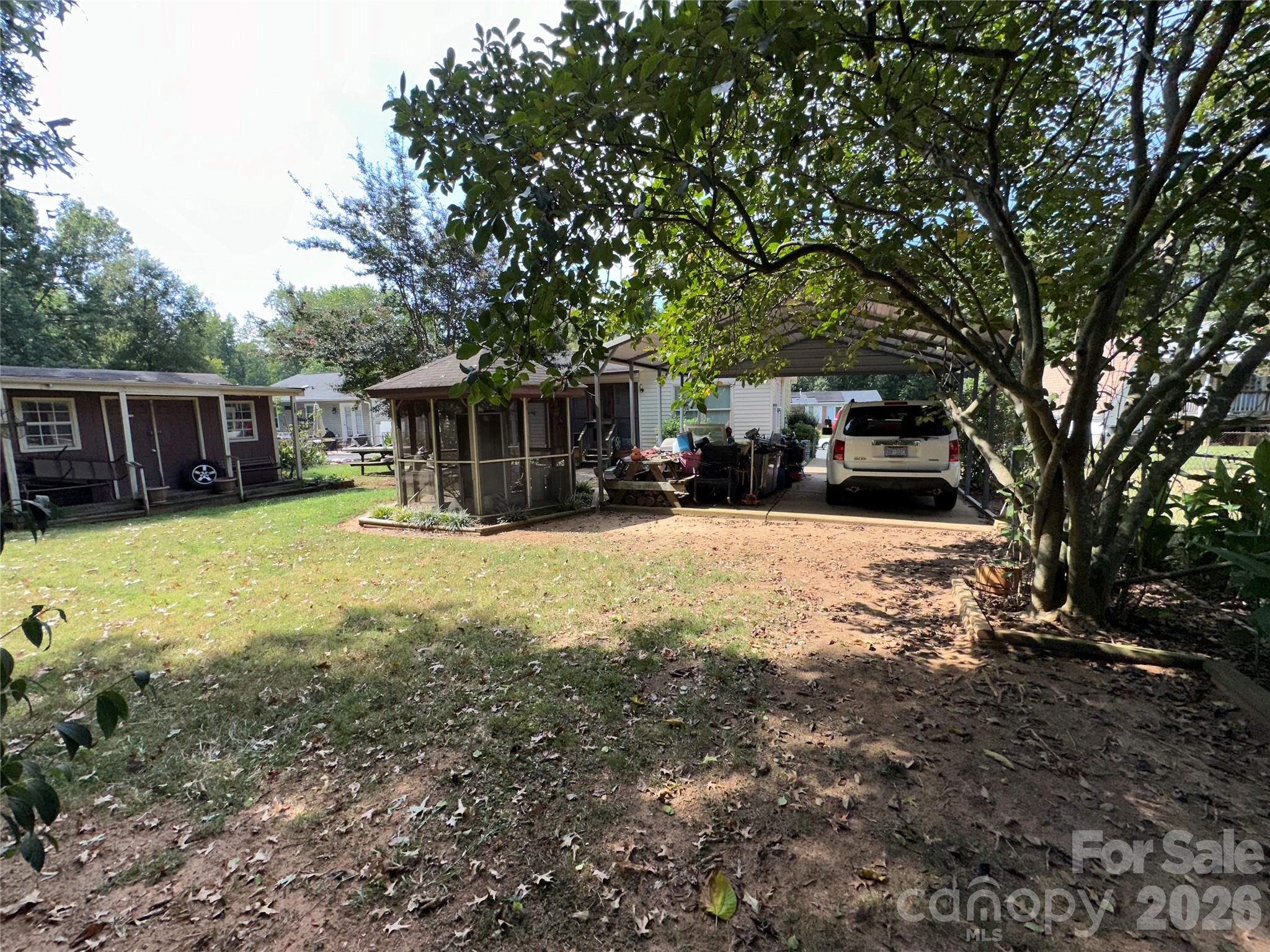 Single Family Residence at 5609 Burleson Drive, Charlotte, photo 3 of 5