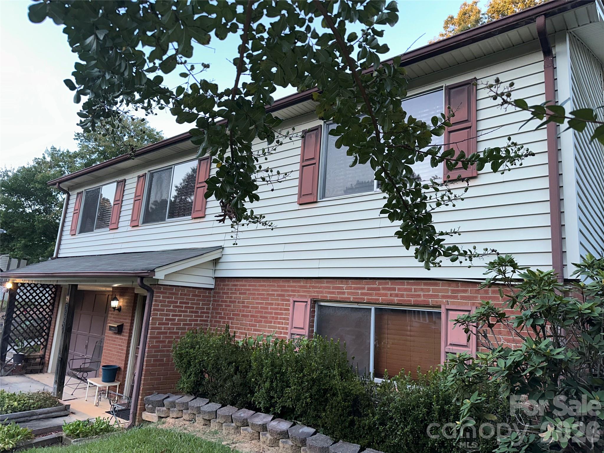 Single Family Residence at 5609 Burleson Drive, Charlotte, photo 5 of 5