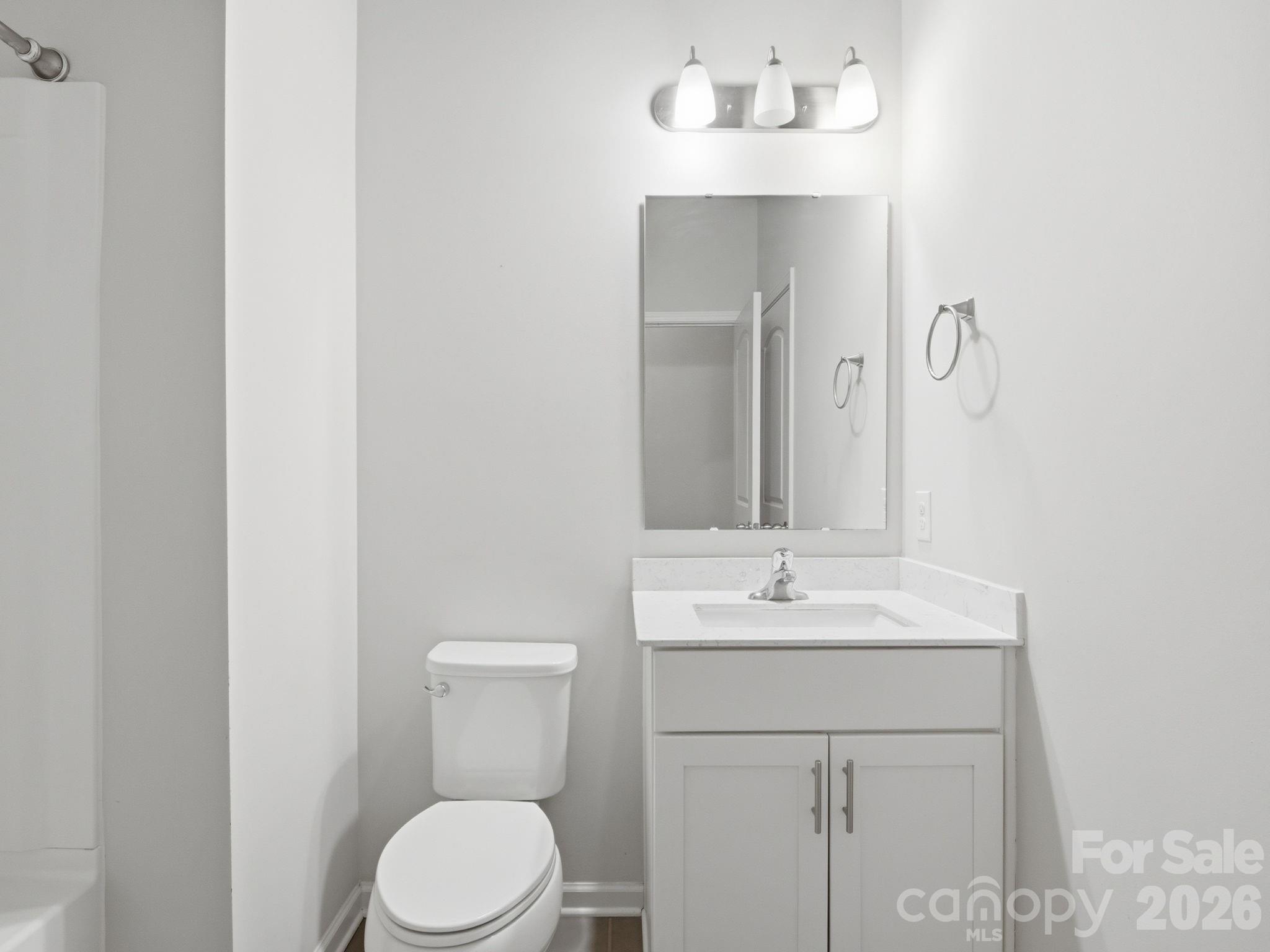 Main level bathroom - 1038 Doveridge Street, Charlotte