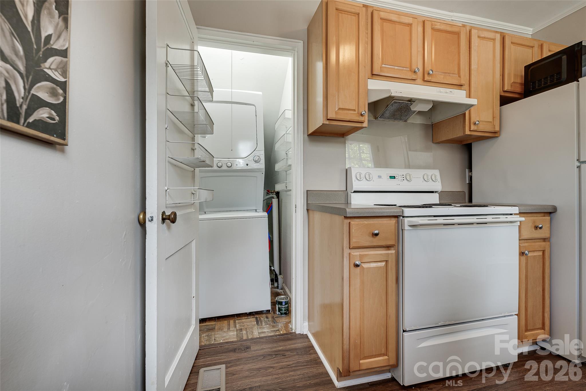 Condominium at 311 Wakefield Road, Charlotte, photo 13 of 30