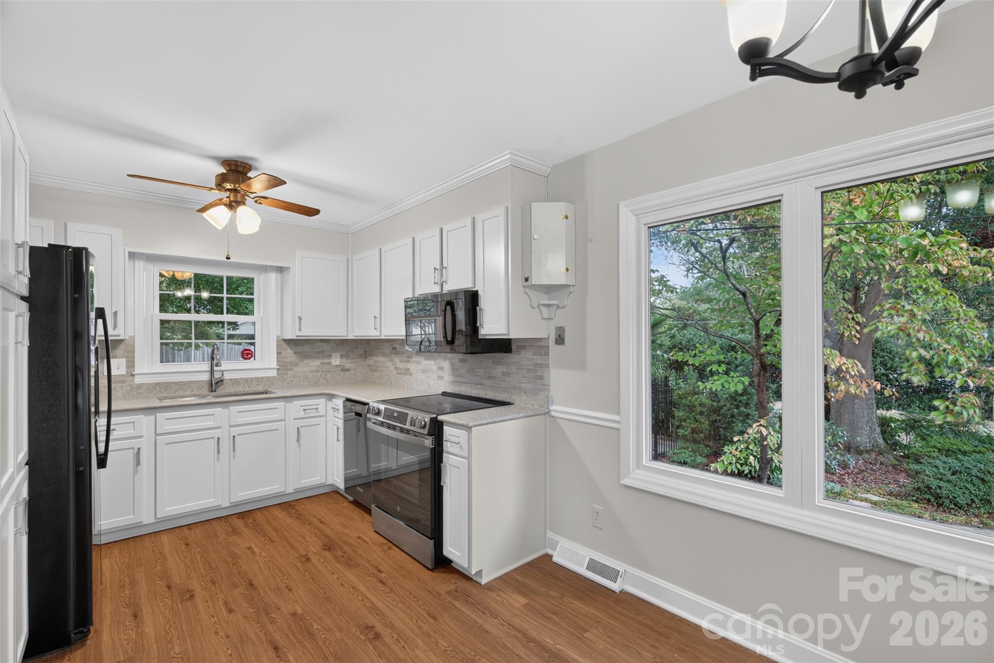 Single Family Residence at 3130 Rea Road, Charlotte, photo 10 of 48