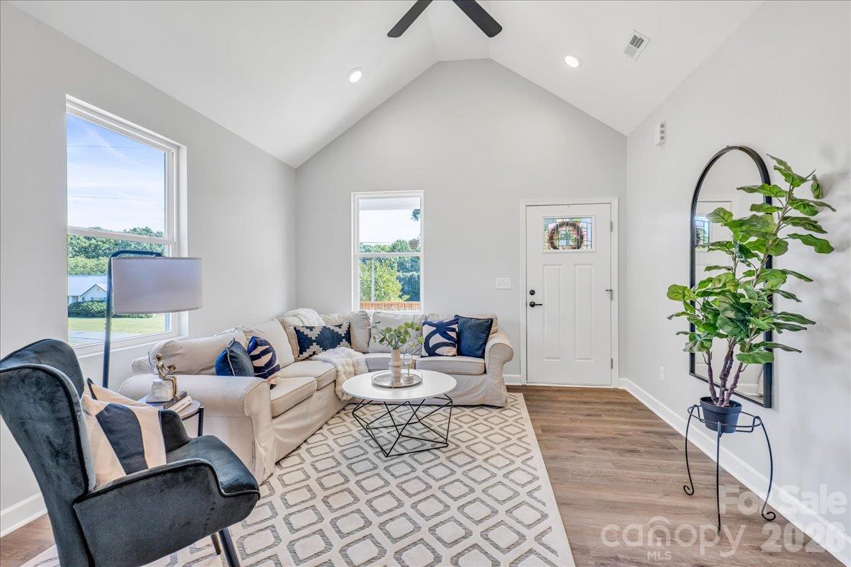 Single Family Residence at 804 Evergreen Avenue, Kannapolis, photo 13 of 32
