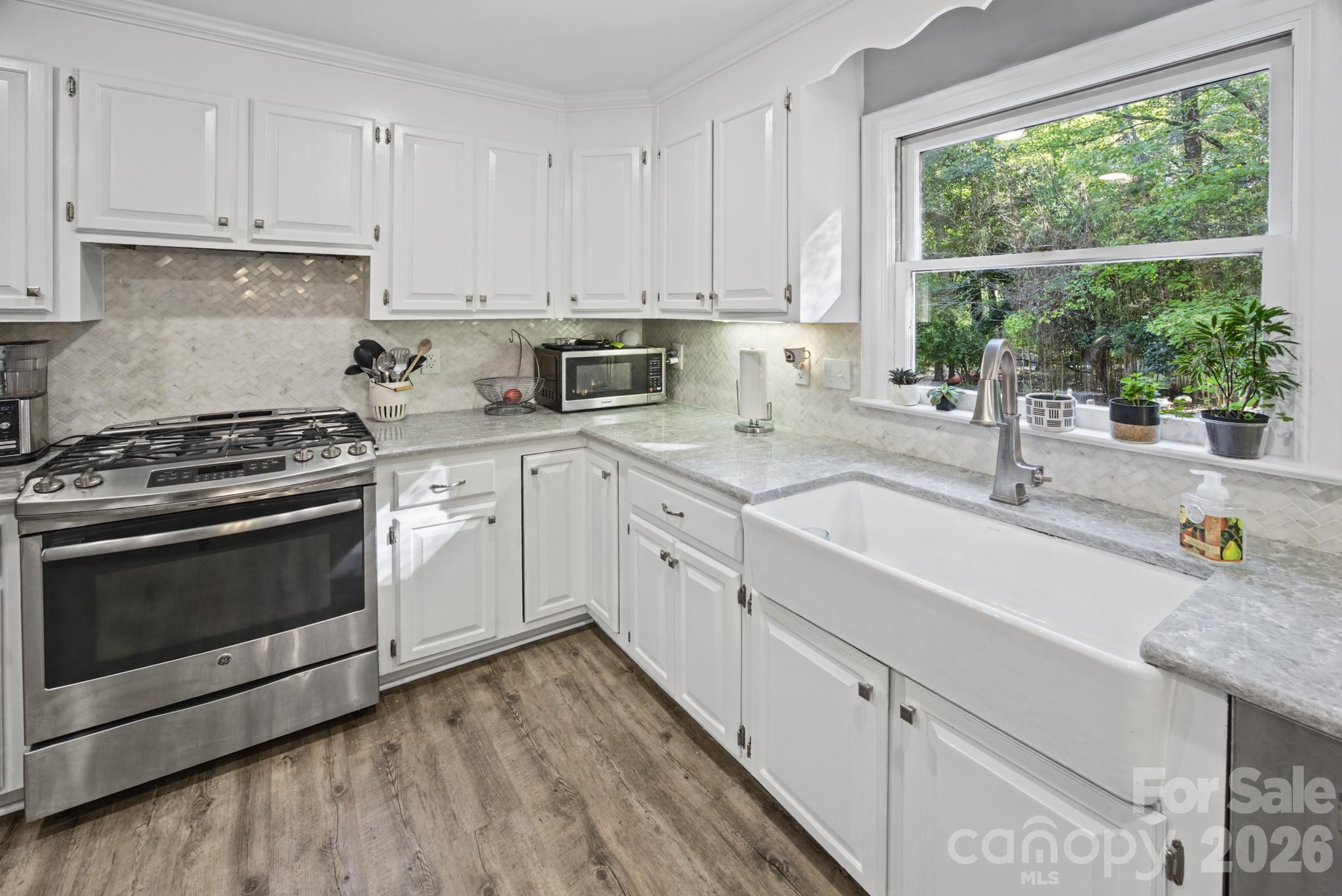 Single Family Residence at 2703 Blythe Road, Waxhaw, photo 10 of 39