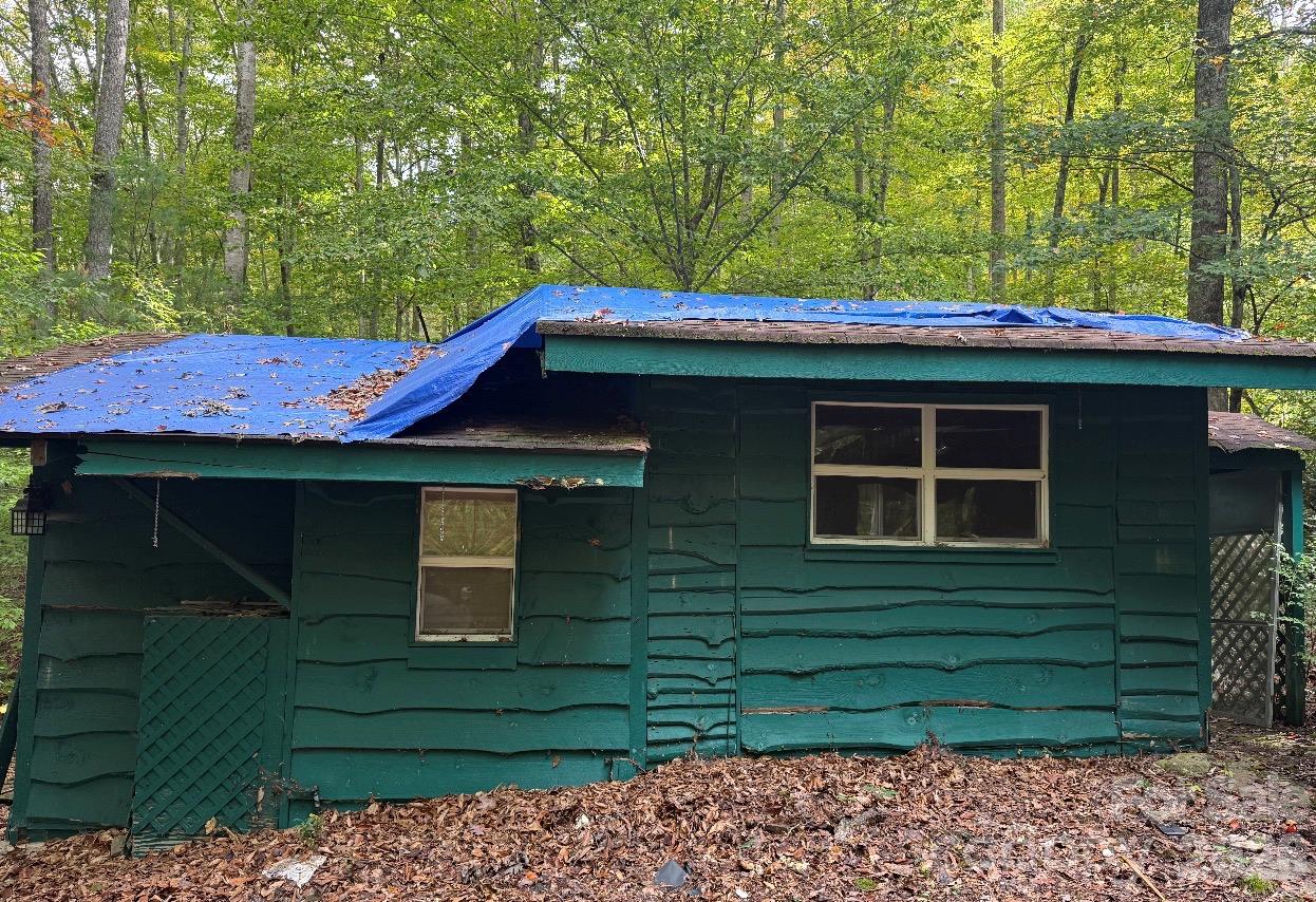 Single Family Residence at 71 Laurel Ridge Drive, Spruce Pine, photo 3 of 15