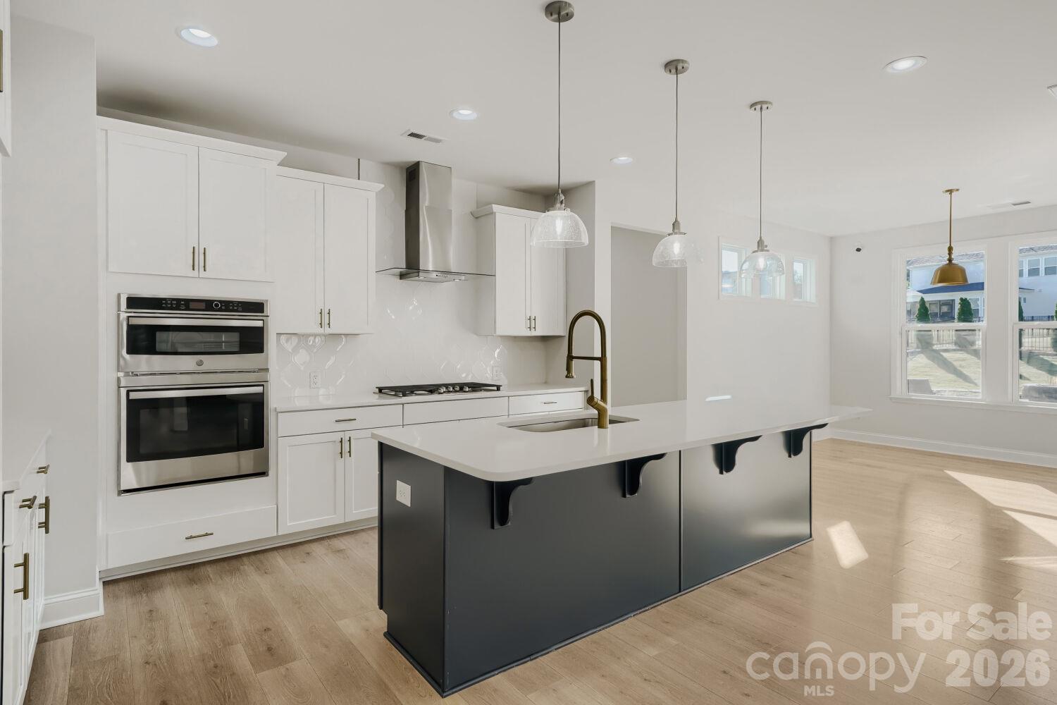 Single Family Residence at 15213 Shallow Ridge Road, Charlotte, photo 10 of 44