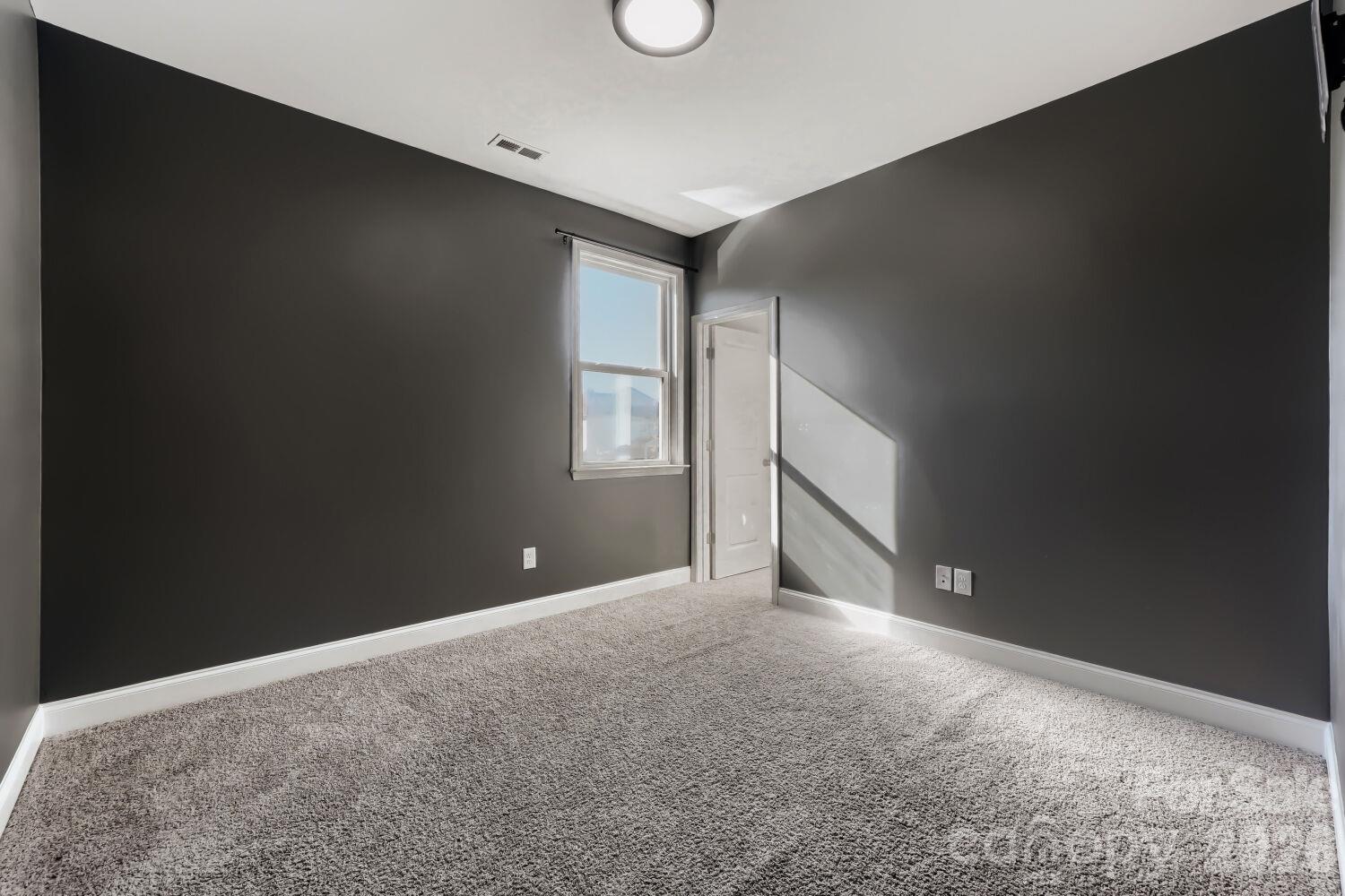 Single Family Residence at 15213 Shallow Ridge Road, Charlotte, photo 31 of 44