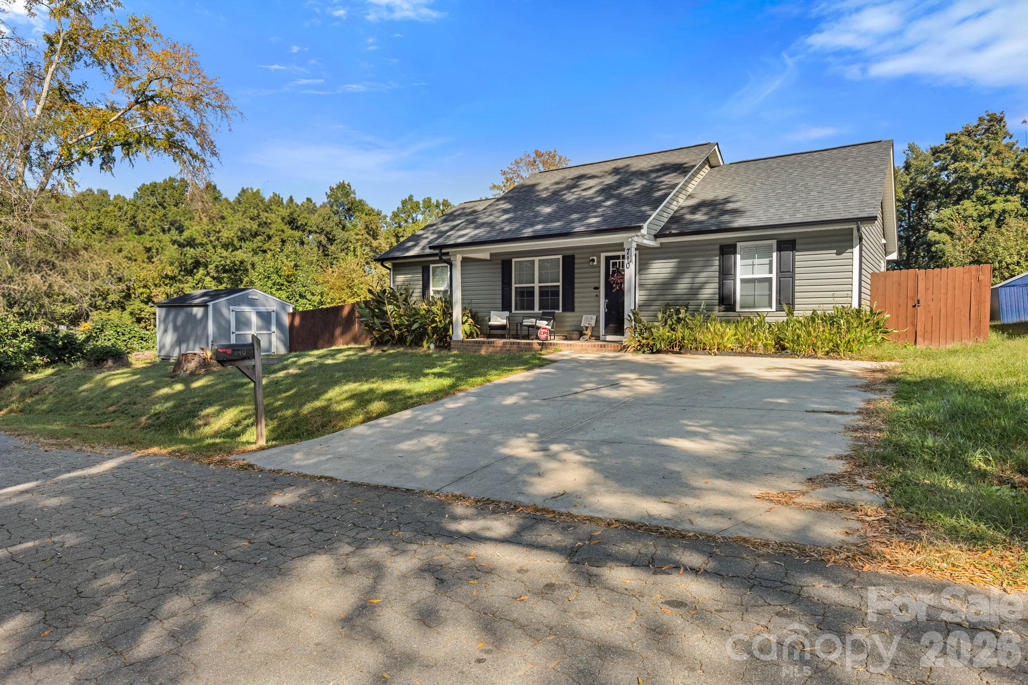 Single Family Residence at 710 Ben Avenue, Kannapolis, photo 3 of 23