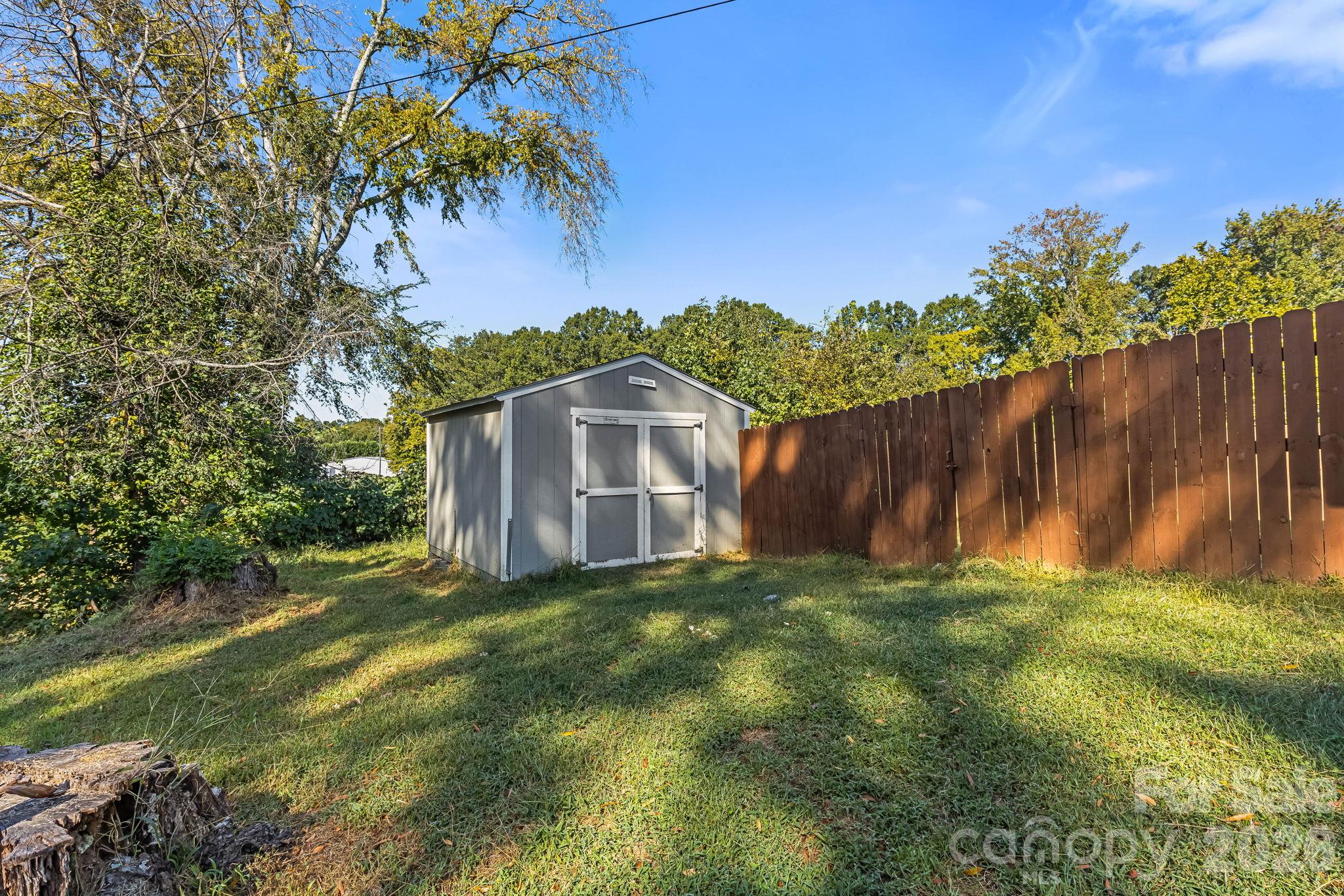 Single Family Residence at 710 Ben Avenue, Kannapolis, photo 4 of 23