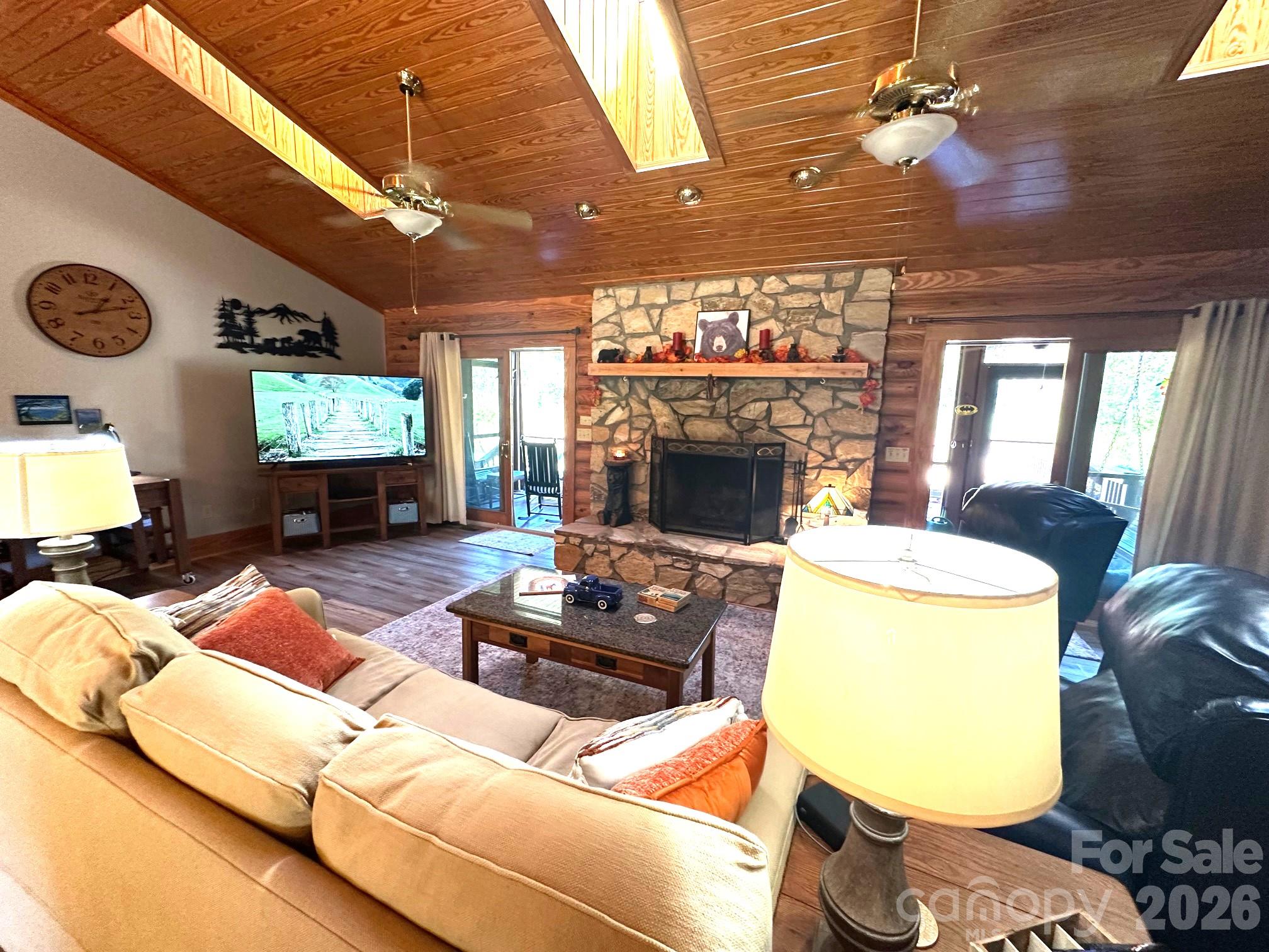 Single Family Residence at 45 Reedy Creek Court, Hendersonville, photo 9 of 46