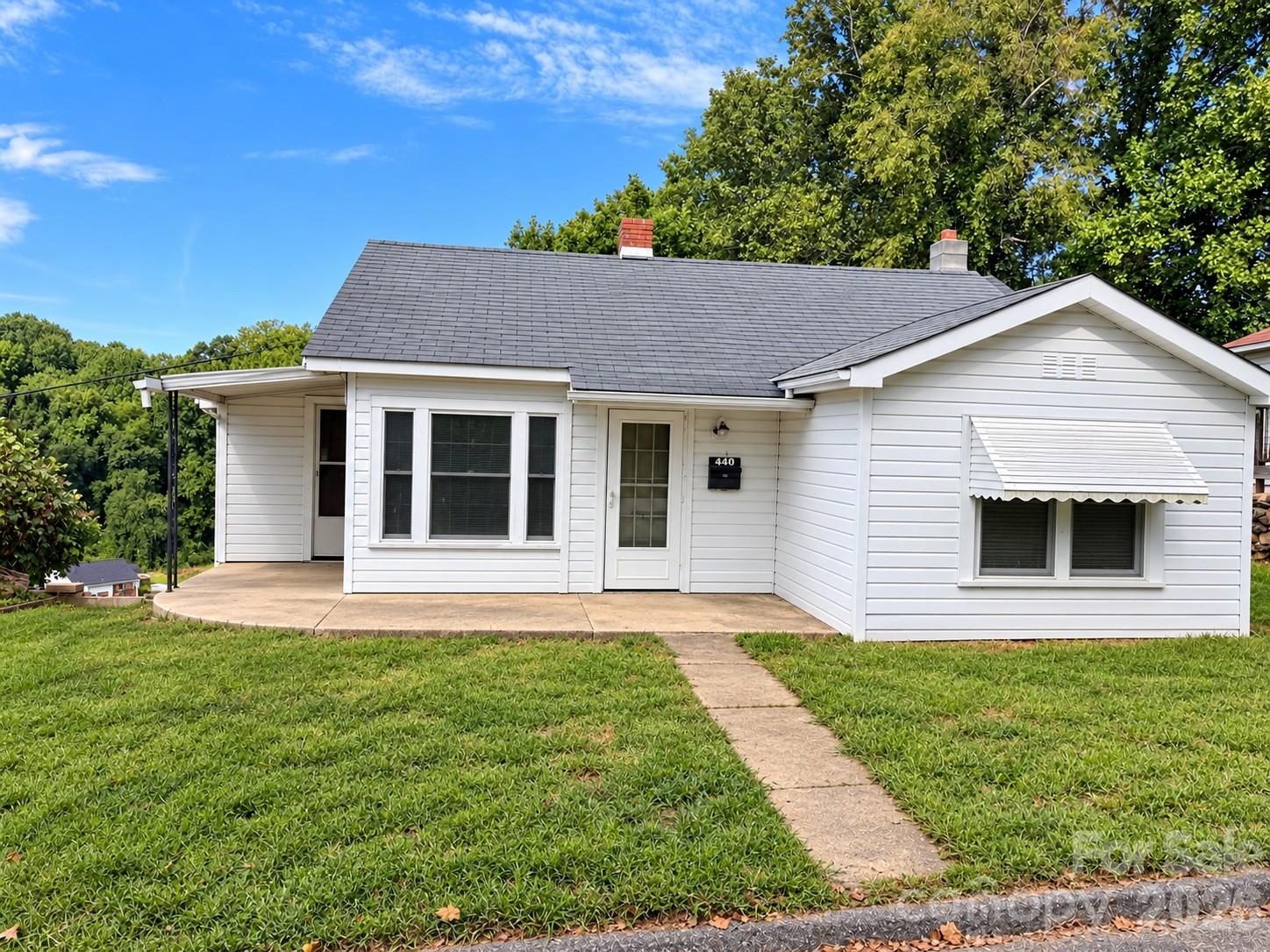 440 Hillcrest Drive