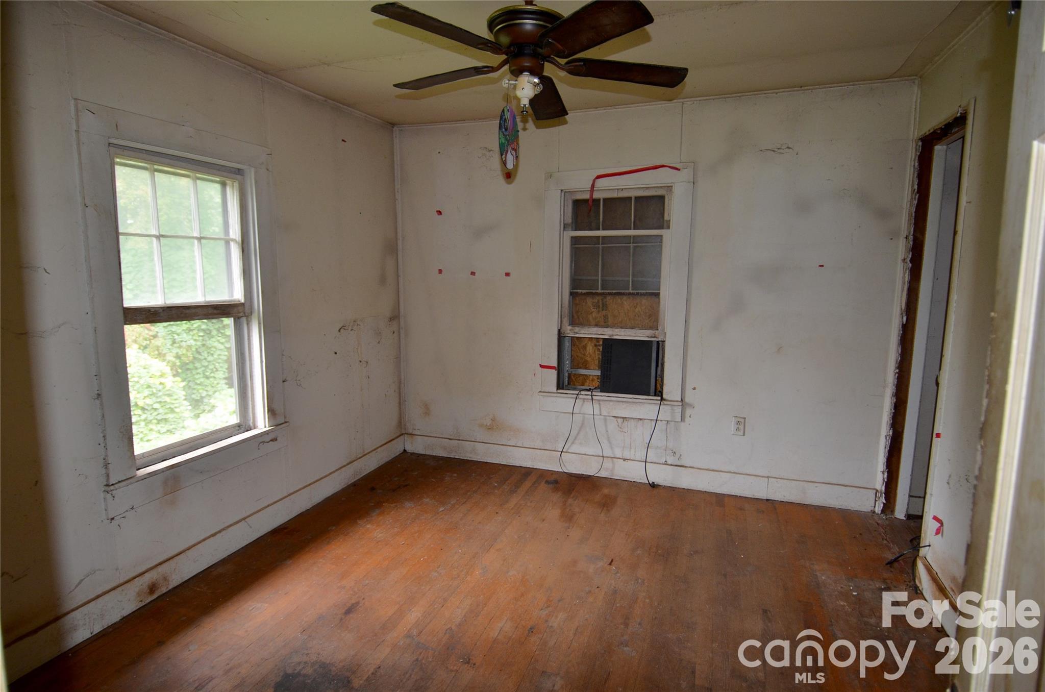 Single Family Residence at 440 Hillcrest Drive, Marion, photo 6 of 13