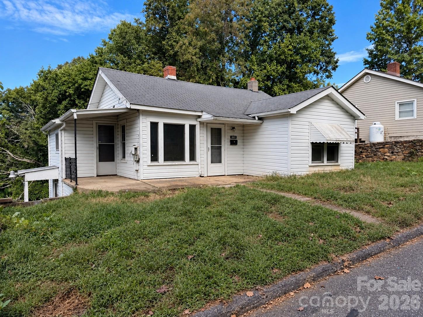Single Family Residence at 440 Hillcrest Drive, Marion, photo 9 of 13