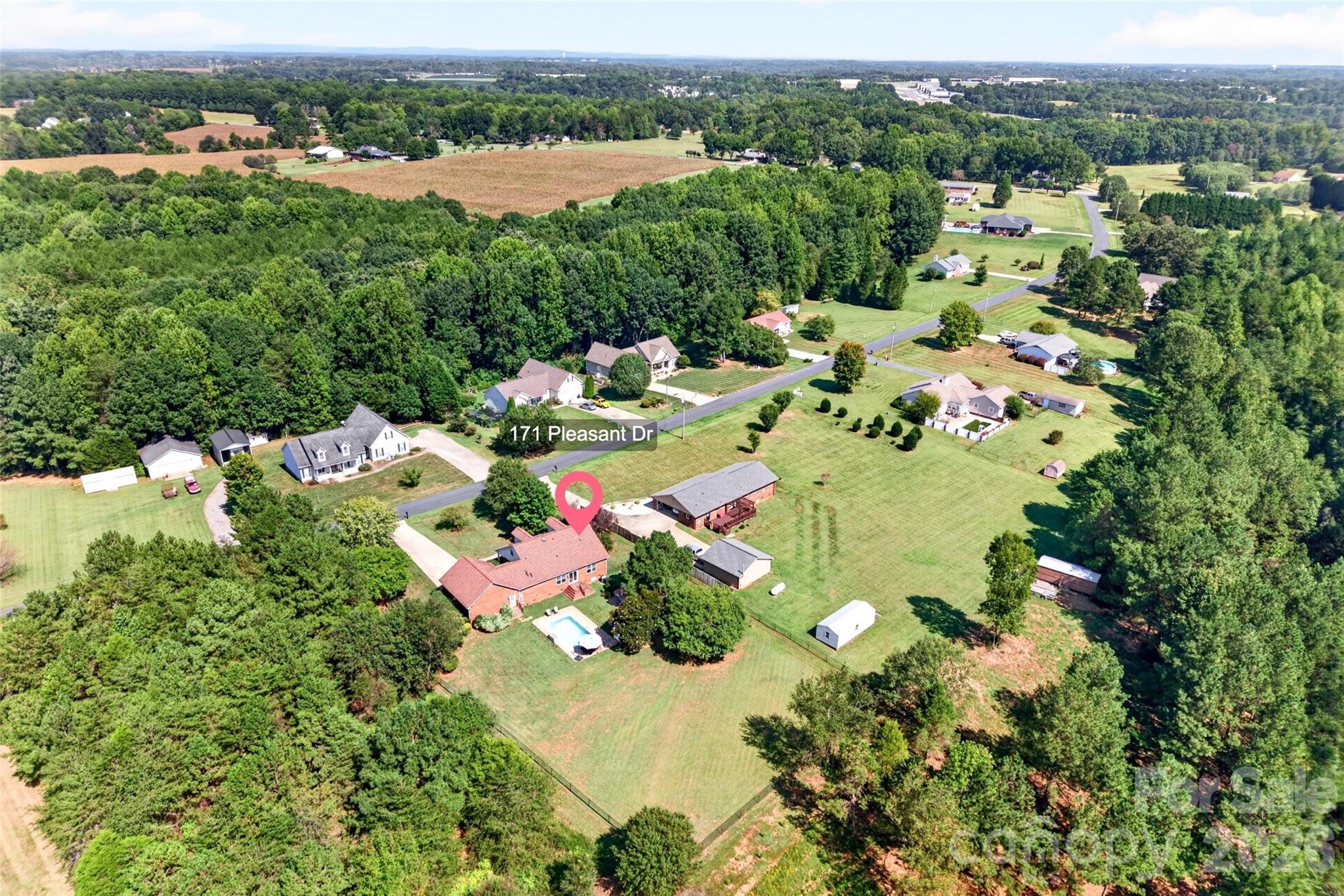 Located on a cul-de-sac - 171 Pleasant Drive, Statesville