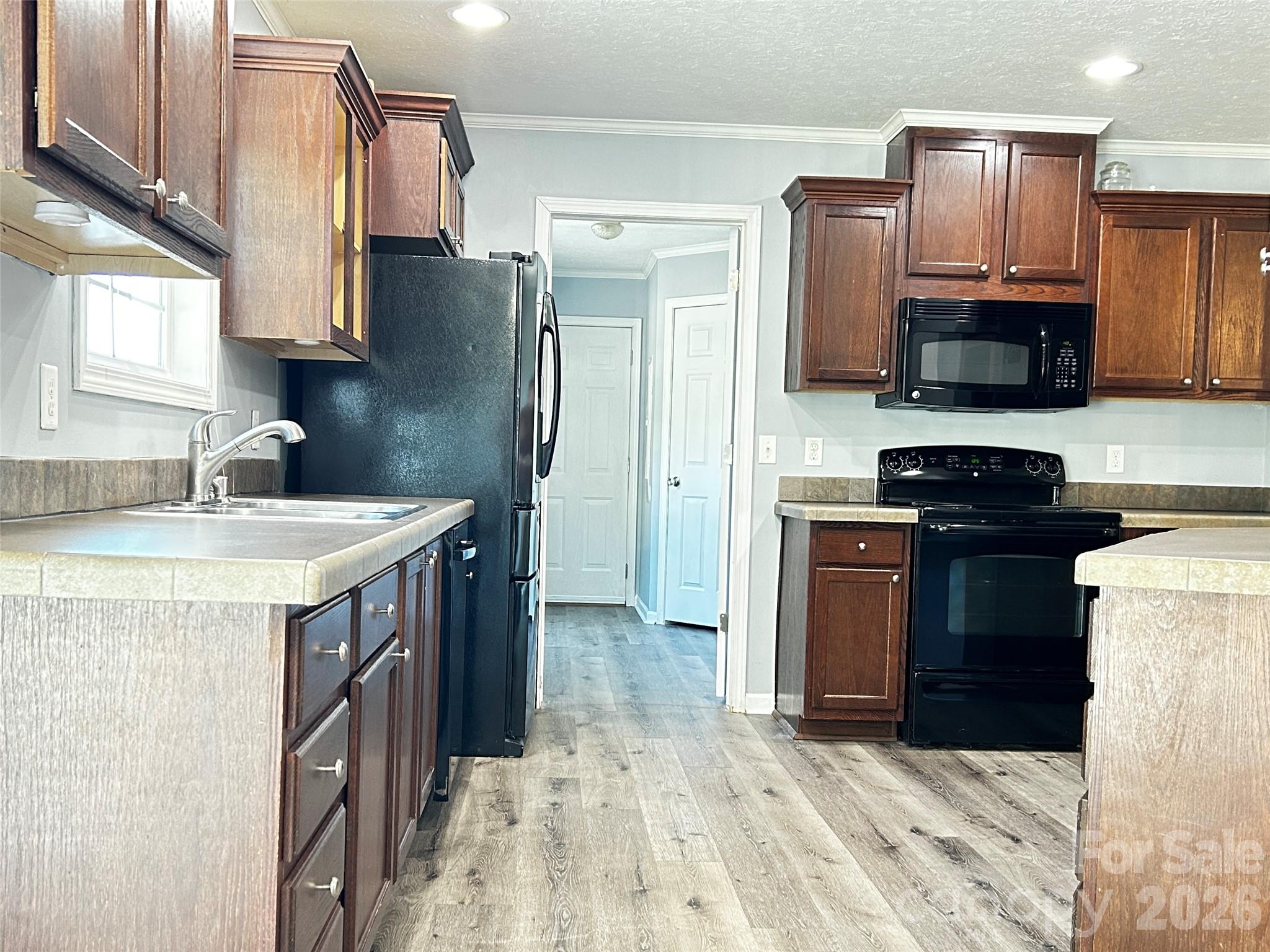 Large, Bright Kitchen - 224 Pete Luther Road, Candler