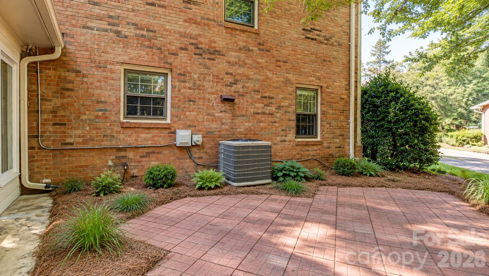 Single Family Residence at 1225 E Barden Road, Charlotte, photo 29 of 34
