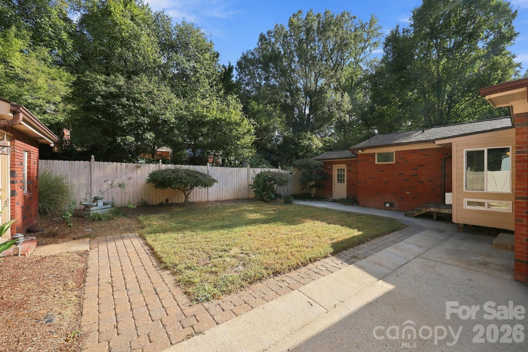 Back Yard view 1 - 123 Hillside Avenue SW, Concord