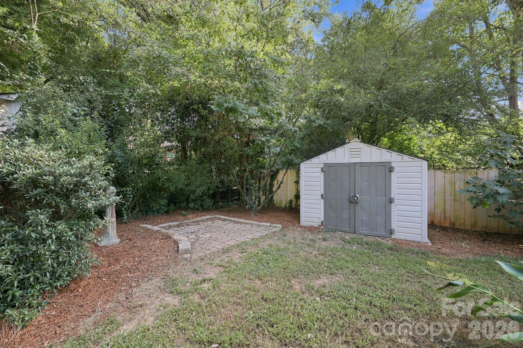 Garden area with shed - 123 Hillside Avenue SW, Concord