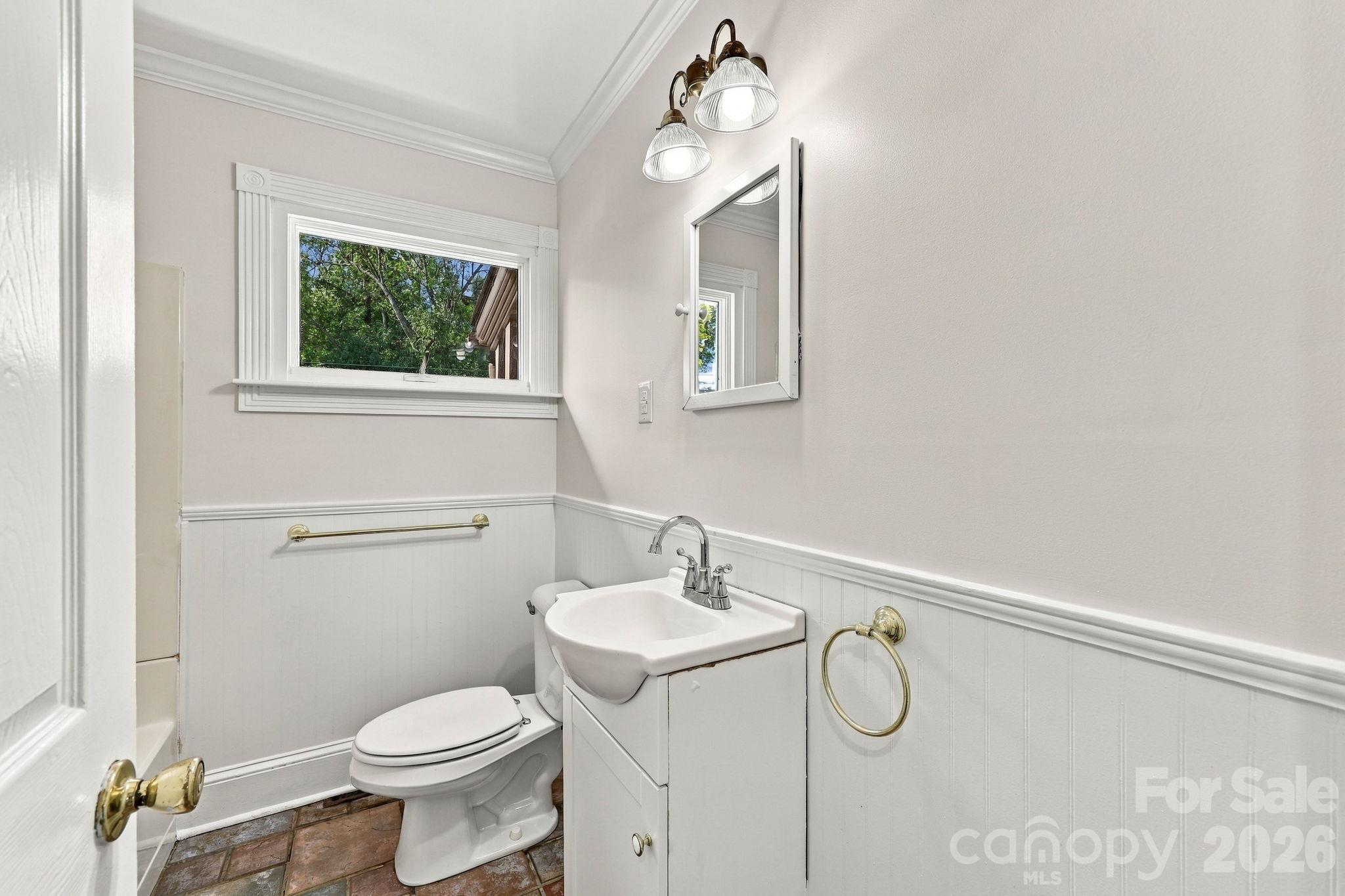 Hallway Full Bath - 123 Hillside Avenue SW, Concord
