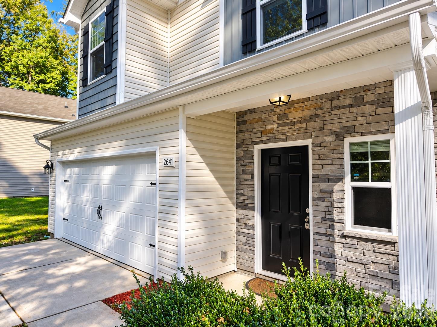 Single Family Residence at 2647 Dellinger Drive, Charlotte, photo 3 of 34