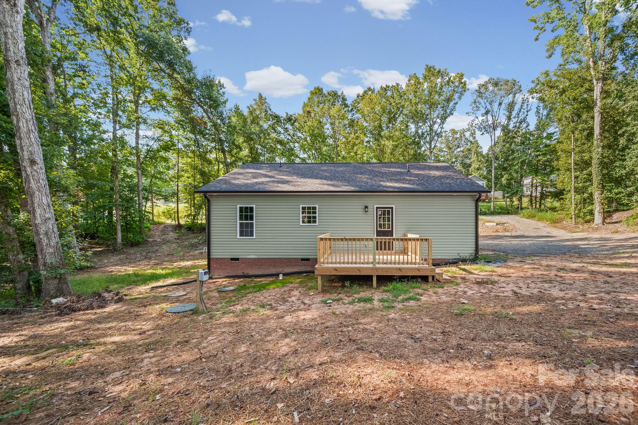 Single Family Residence at 1635 Rollingwood Drive, Kannapolis, photo 4 of 18