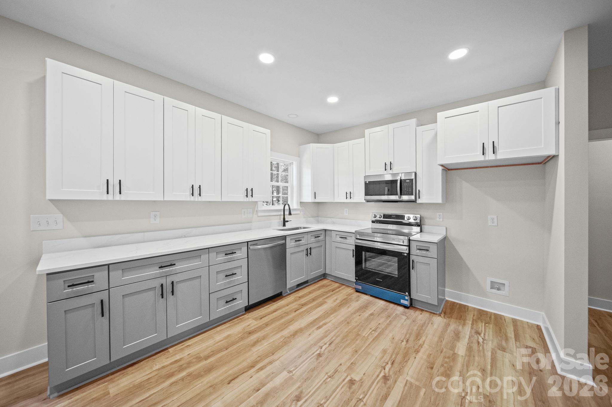 Single Family Residence at 1635 Rollingwood Drive, Kannapolis, photo 8 of 18