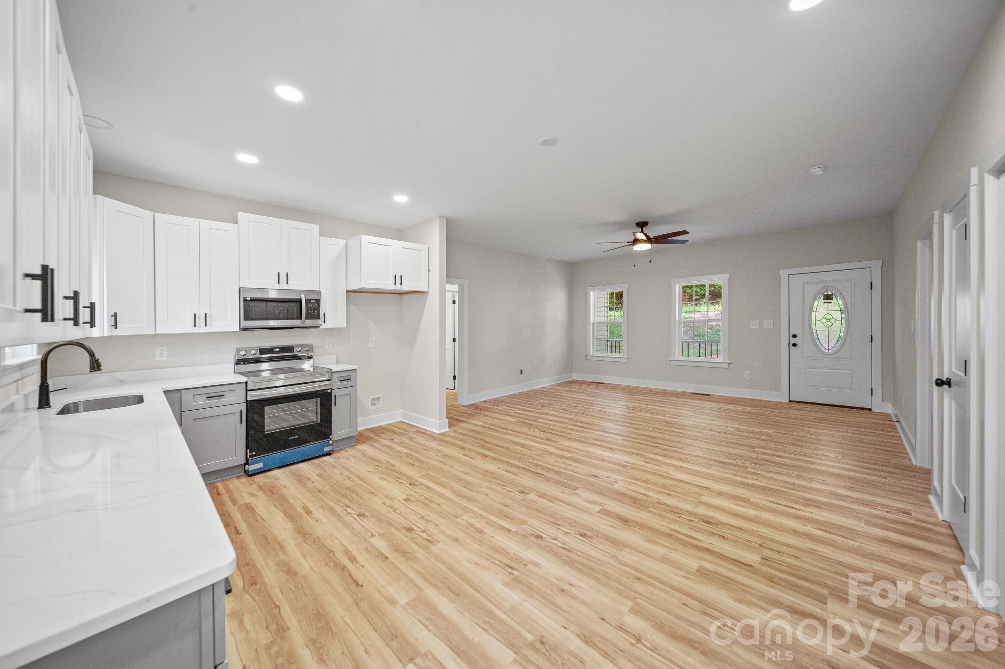 Single Family Residence at 1635 Rollingwood Drive, Kannapolis, photo 9 of 18