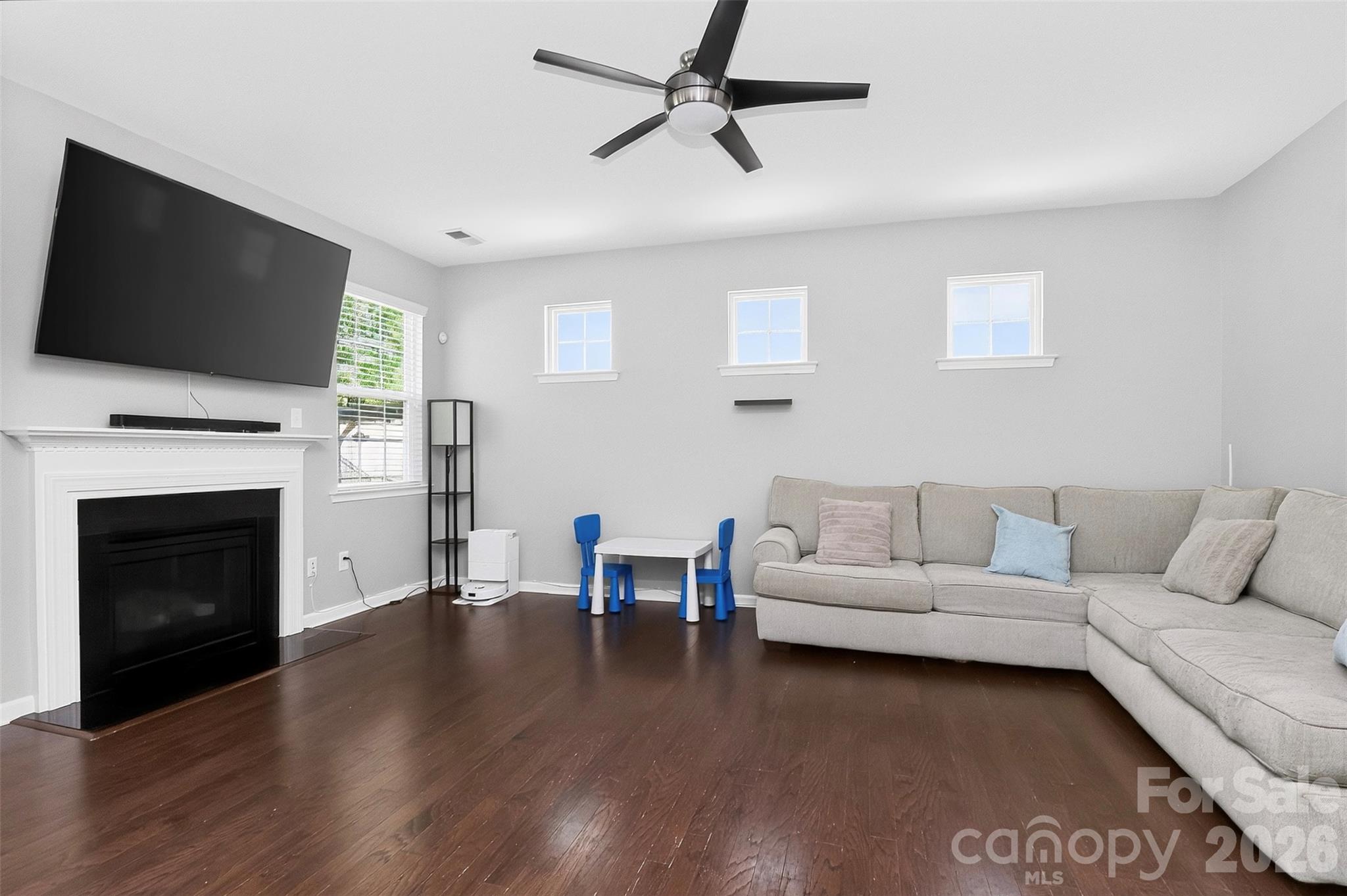 Single Family Residence at 78066 Rillstone Drive, Lancaster, photo 11 of 42
