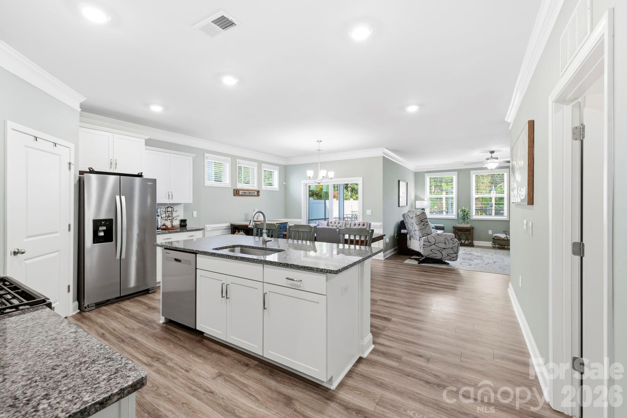 Beautiful spacious kitchen - 451 Fox Cove Cove, Hendersonville
