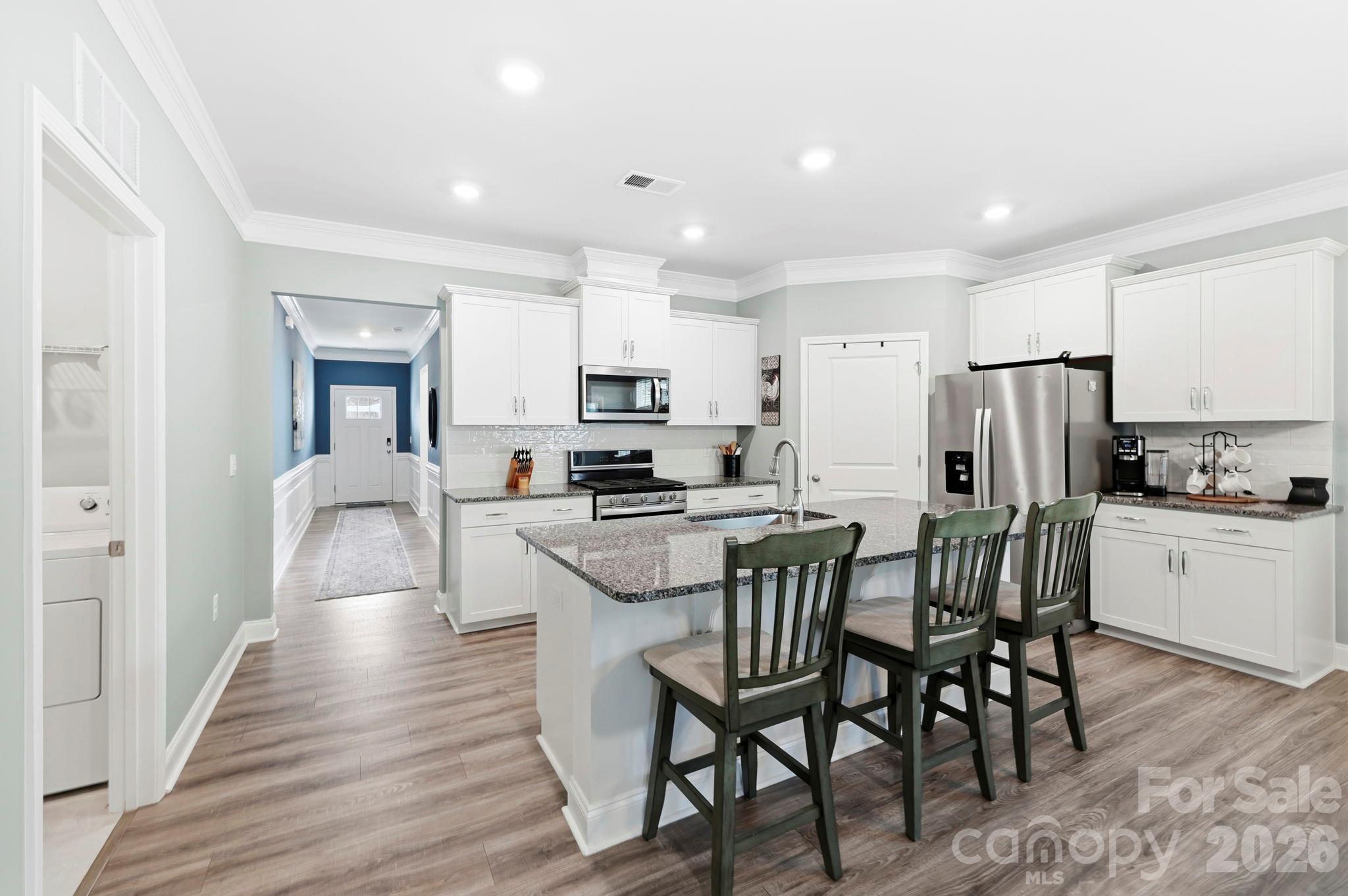 Beautiful spacious kitchen - 451 Fox Cove Cove, Hendersonville