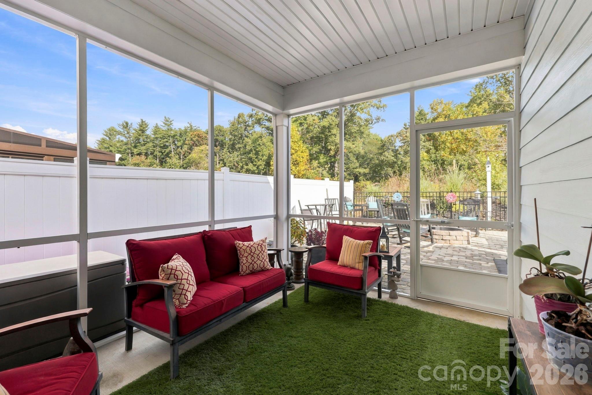 Screened back porch - 451 Fox Cove Cove, Hendersonville