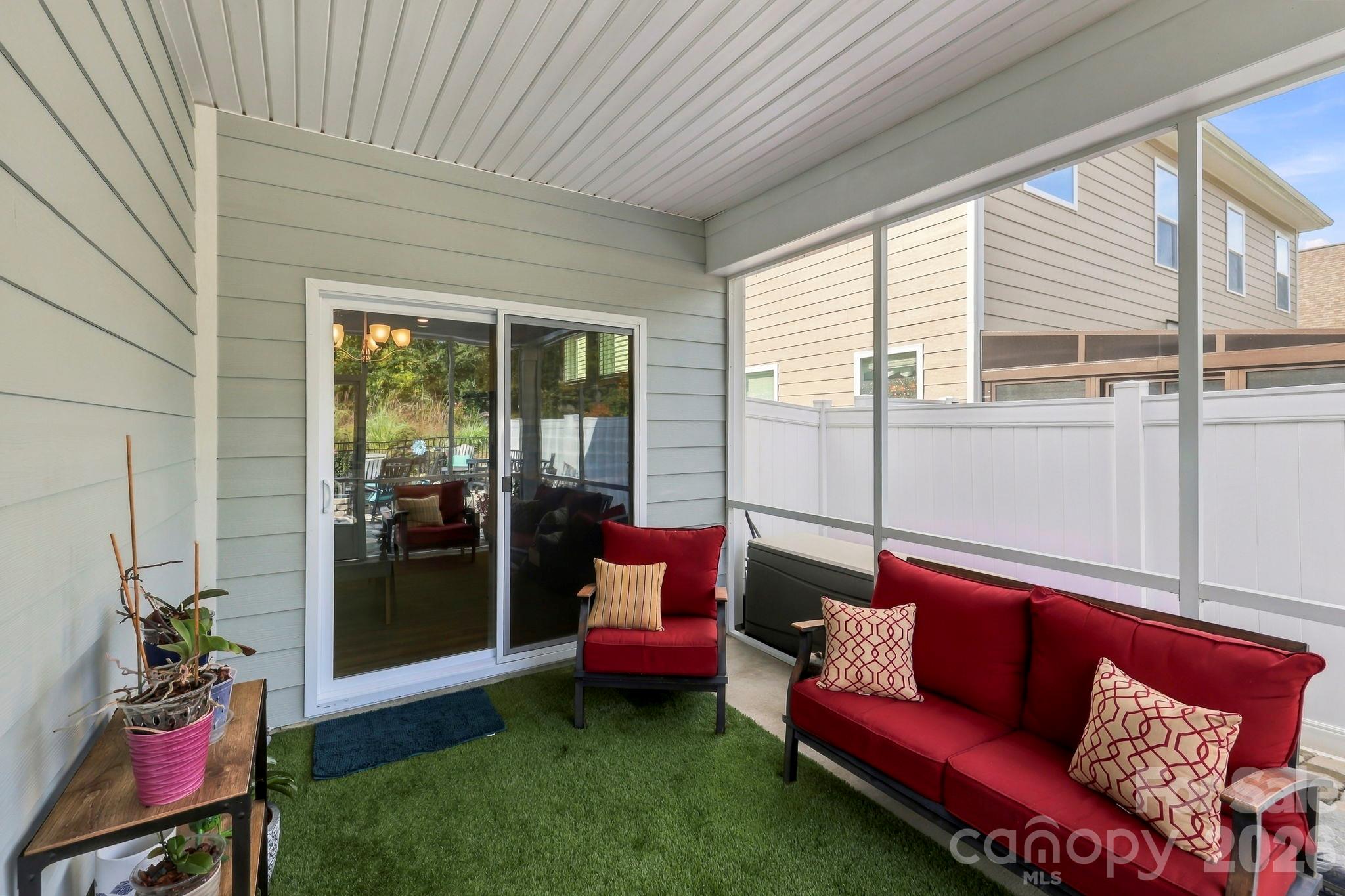 Screened back porch - 451 Fox Cove Cove, Hendersonville