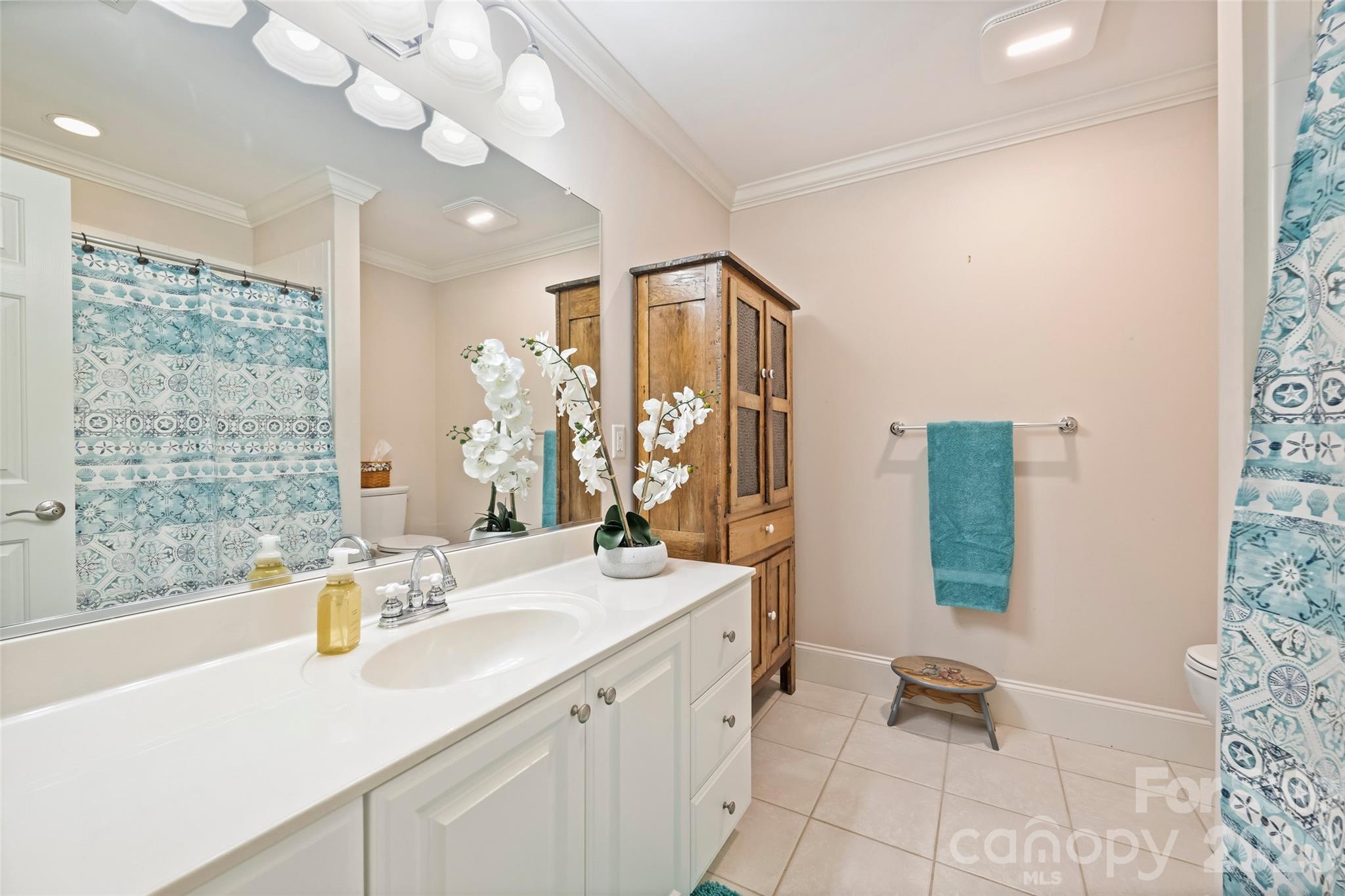 Single Family Residence at 155 Pearl Bay Drive, New London, photo 22 of 36