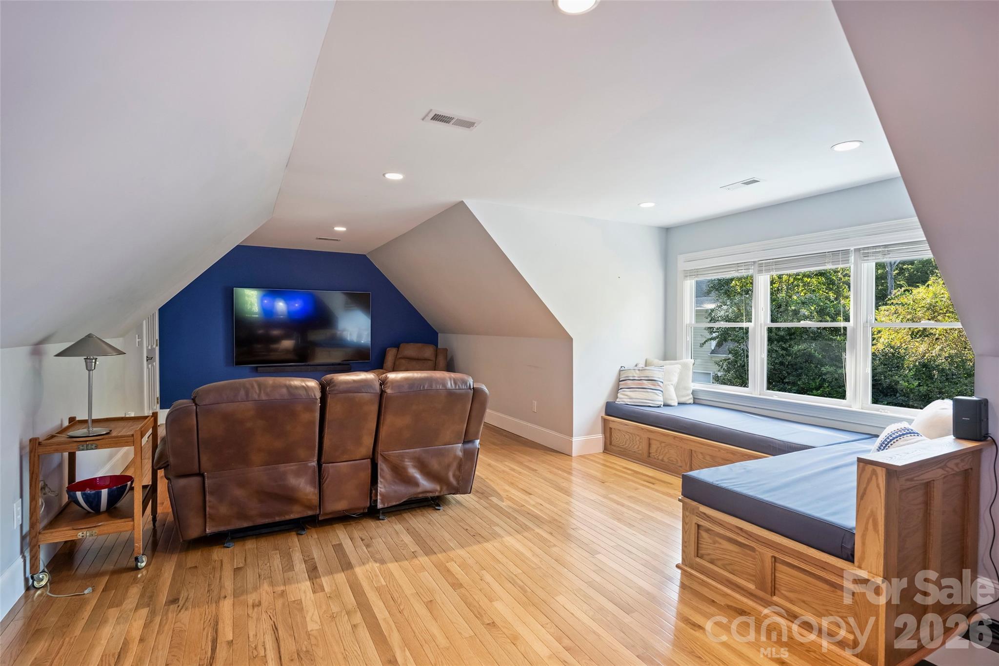 Single Family Residence at 155 Pearl Bay Drive, New London, photo 25 of 36