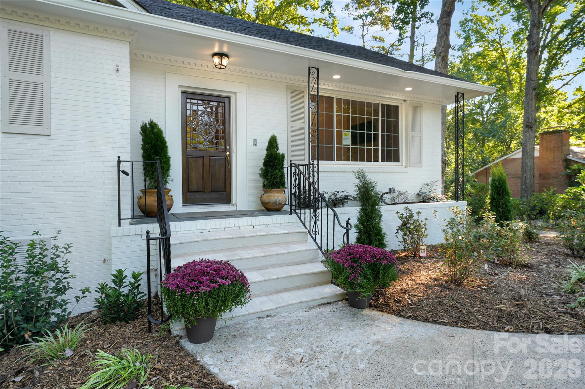 Single Family Residence at 7527 Gayle Avenue, Charlotte, photo 5 of 53