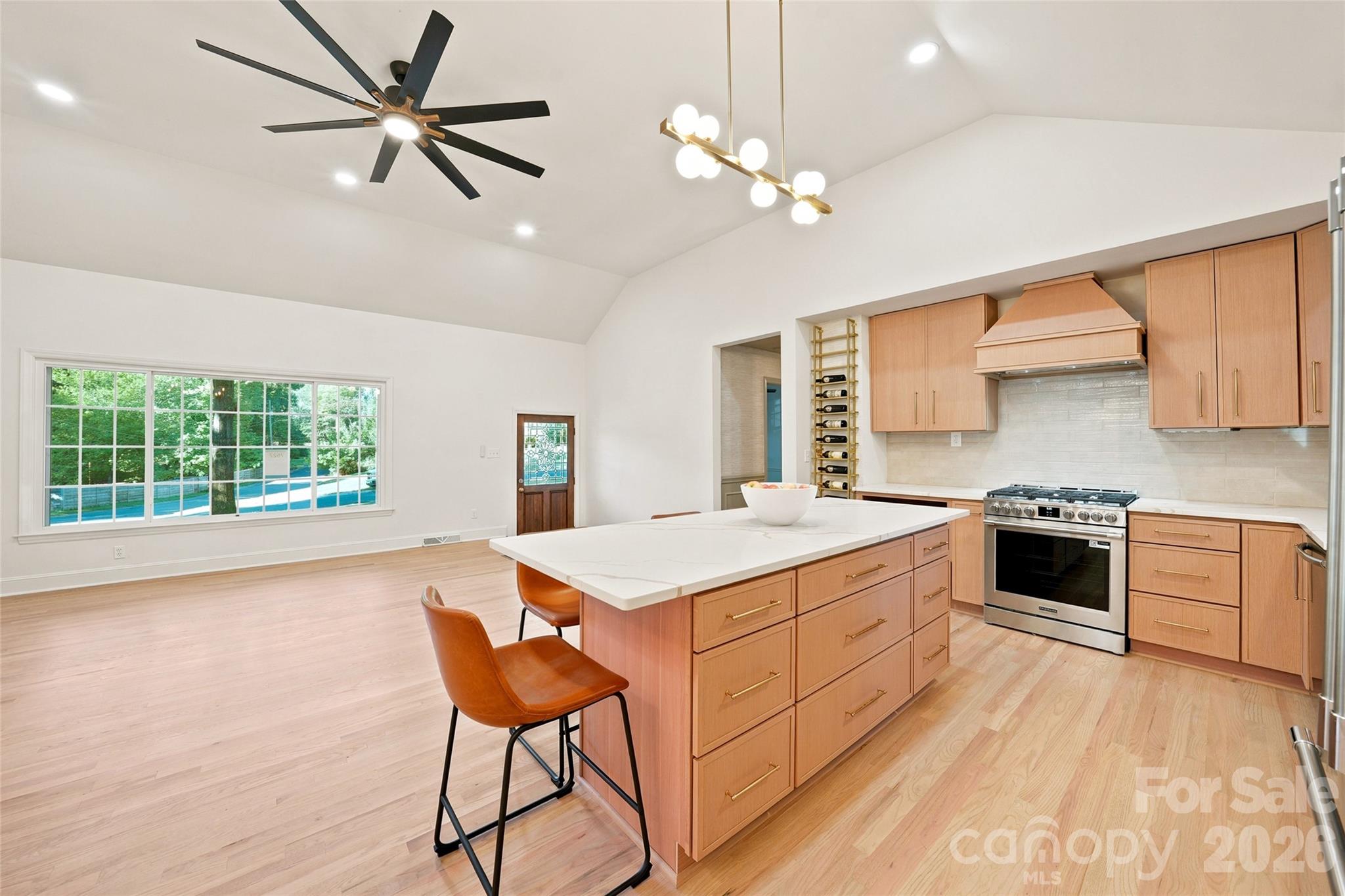 Single Family Residence at 7527 Gayle Avenue, Charlotte, photo 9 of 53